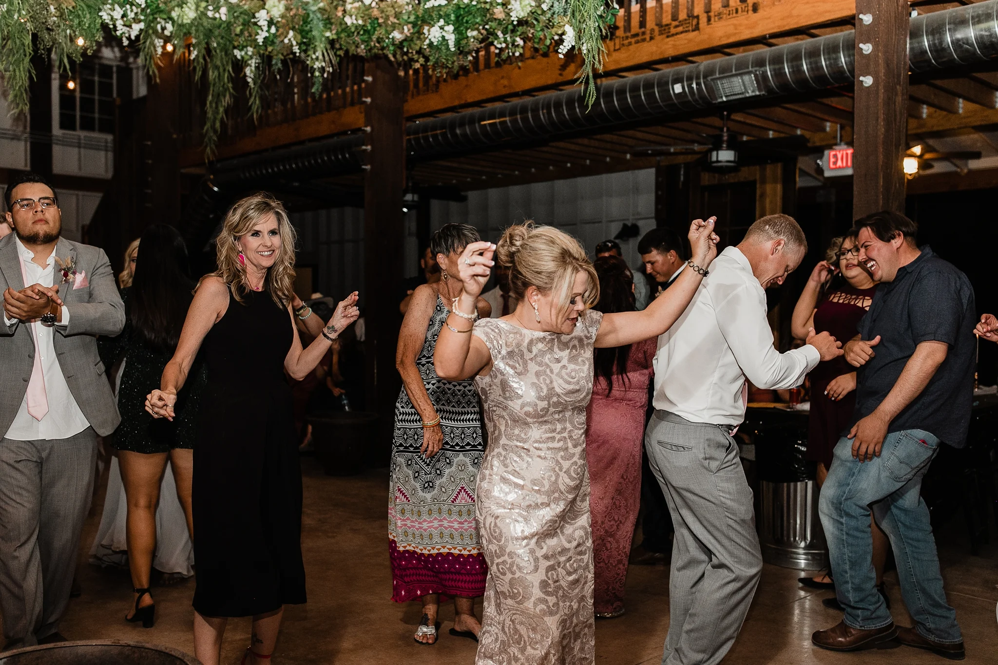 Alicia+lucia+photography+-+albuquerque+wedding+photographer+-+santa+fe+wedding+photography+-+new+mexico+wedding+photographer+-+new+mexico+wedding+-+new+mexico+wedding+-+barn+wedding+-+enchanted+vine+barn+wedding+-+ruidoso+wedding_0173.jpg