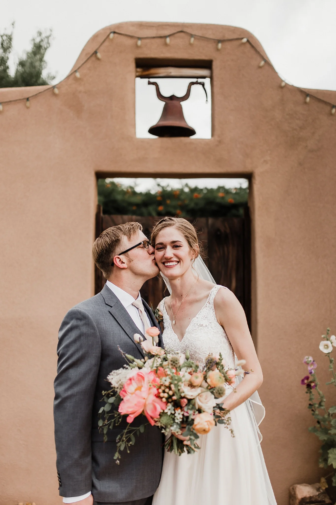 Alicia+lucia+photography+-+albuquerque+wedding+photographer+-+santa+fe+wedding+photography+-+new+mexico+wedding+photographer+-+new+mexico+wedding+-+summer+wedding+-+summer+wedding+florals+-+southwest+wedding_0092.jpg