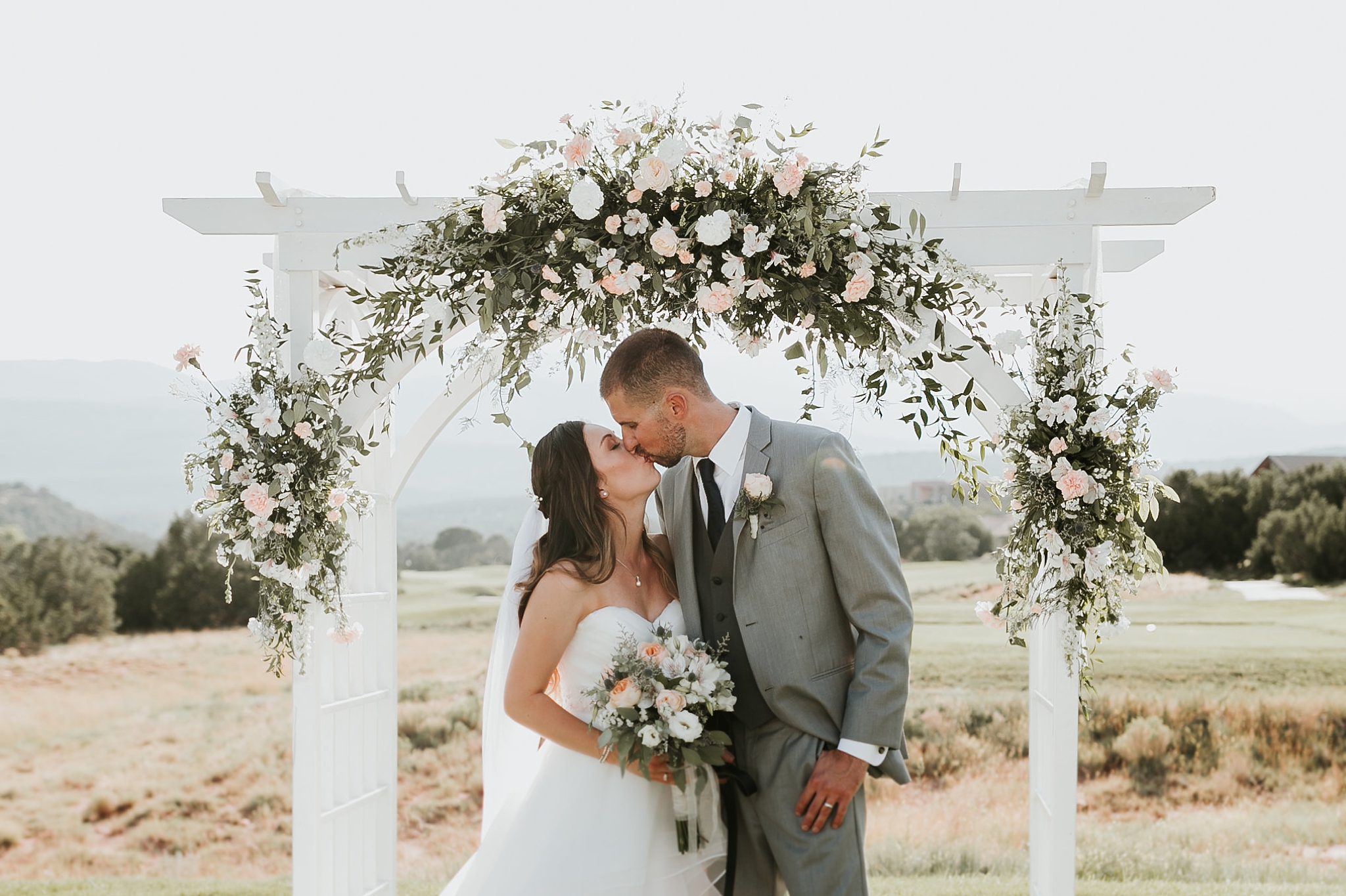 Alicia+lucia+photography+-+albuquerque+wedding+photographer+-+santa+fe+wedding+photography+-+new+mexico+wedding+photographer+-+new+mexico+wedding+-+summer+wedding+-+summer+wedding+florals+-+southwest+wedding_0115.jpg