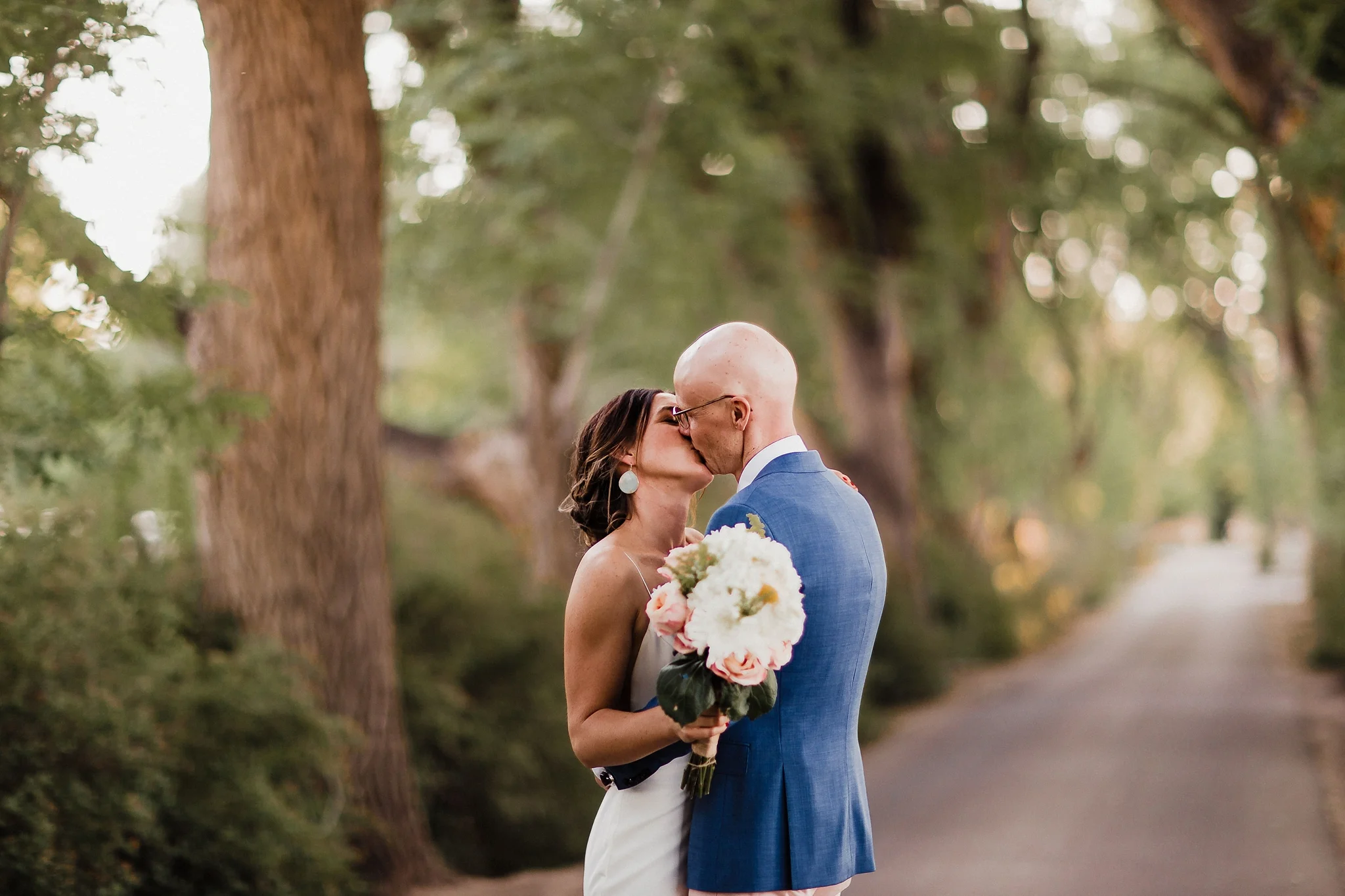 Alicia+lucia+photography+-+albuquerque+wedding+photographer+-+santa+fe+wedding+photography+-+new+mexico+wedding+photographer+-+new+mexico+wedding+-+summer+wedding+-+summer+wedding+florals+-+southwest+wedding_0121.jpg