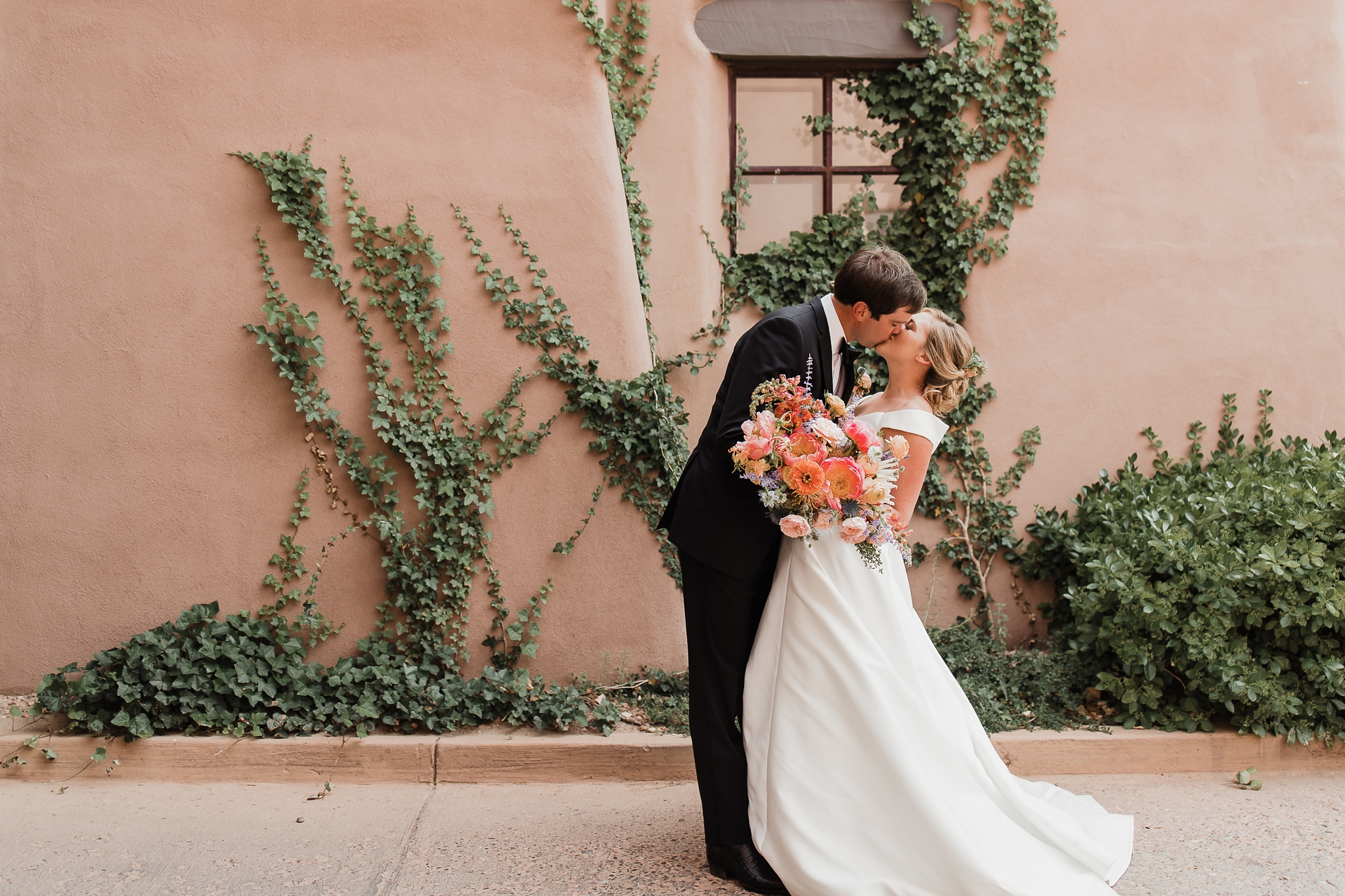 Alicia+lucia+photography+-+albuquerque+wedding+photographer+-+santa+fe+wedding+photography+-+new+mexico+wedding+photographer+-+new+mexico+wedding+-+las+campanas+wedding+-+santa+fe+wedding+-+maximalist+wedding+-+destination+wedding_0084.jpg