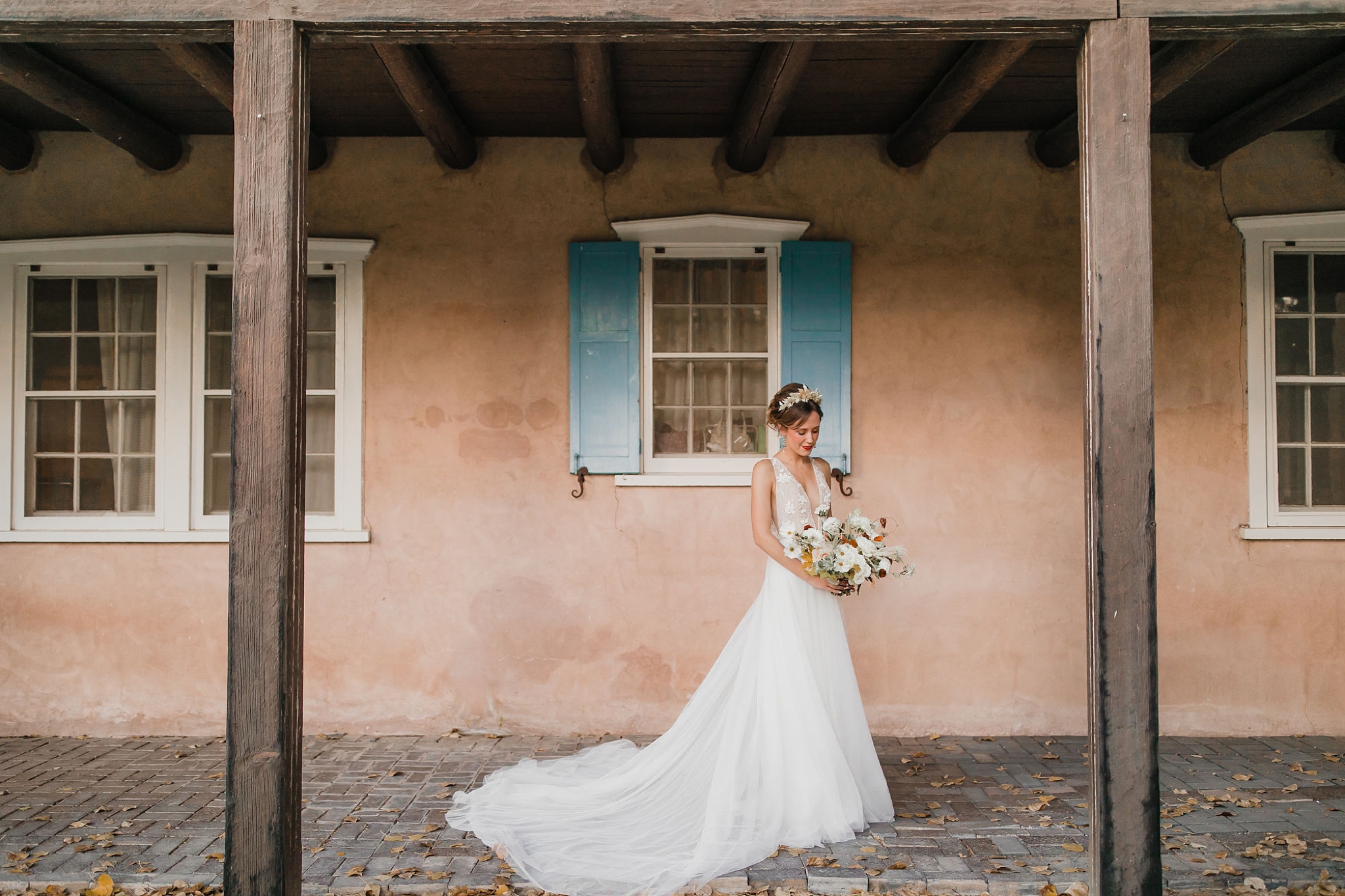 Alicia+lucia+photography+-+albuquerque+wedding+photographer+-+santa+fe+wedding+photography+-+new+mexico+wedding+photographer+-+new+mexico+wedding+-+wedding+gowns+-+bridal+gowns+-+a+line+wedding+gown_0001.jpg