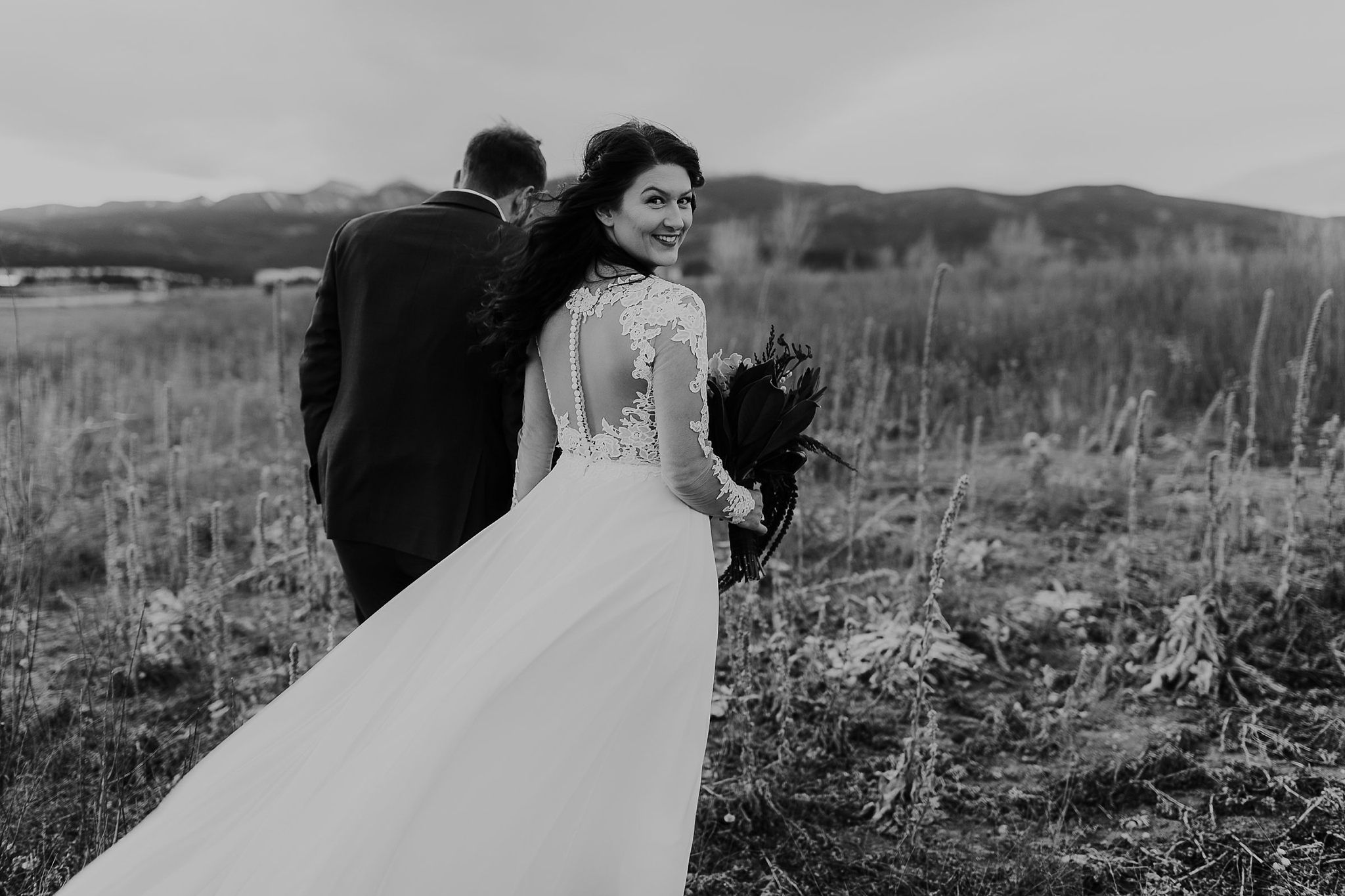 Alicia+lucia+photography+-+albuquerque+wedding+photographer+-+santa+fe+wedding+photography+-+new+mexico+wedding+photographer+-+new+mexico+wedding+-+wedding+gowns+-+bridal+gowns+-+a+line+wedding+gown_0014.jpg