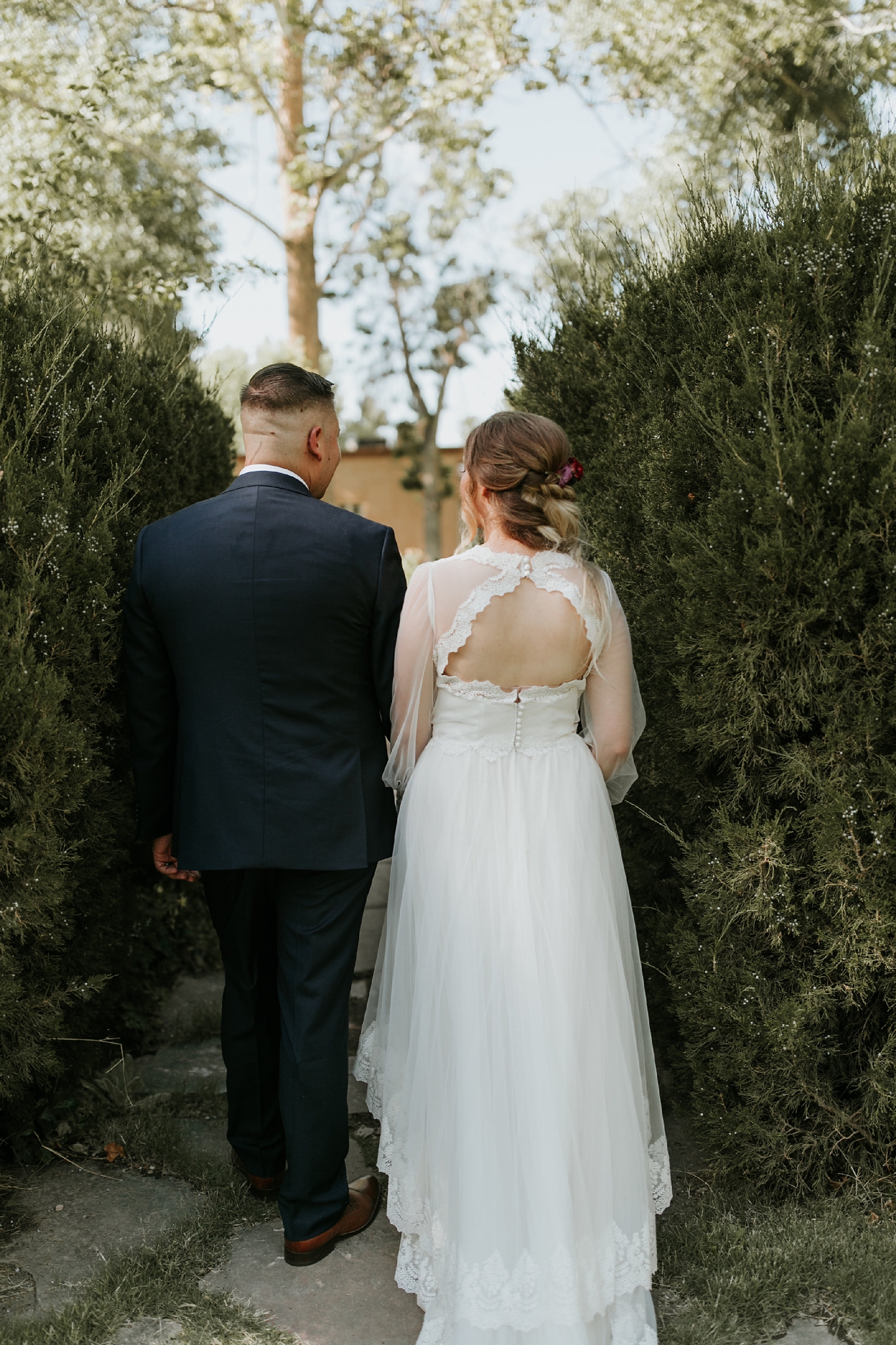 Alicia+lucia+photography+-+albuquerque+wedding+photographer+-+santa+fe+wedding+photography+-+new+mexico+wedding+photographer+-+new+mexico+wedding+-+wedding+gowns+-+bridal+gowns+-+a+line+wedding+gown_0031.jpg