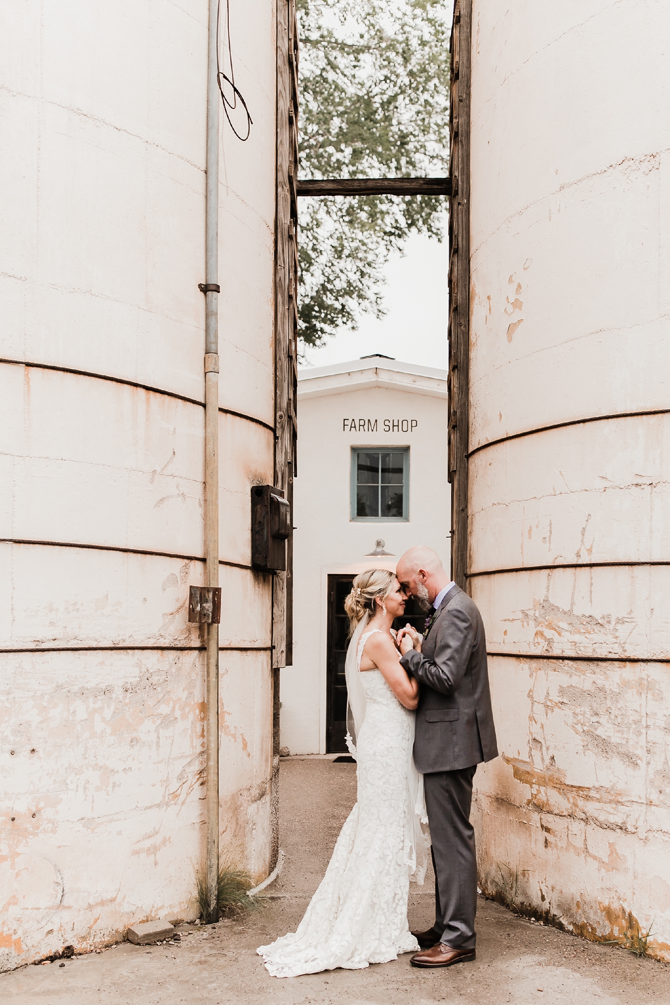 Alicia+lucia+photography+-+albuquerque+wedding+photographer+-+santa+fe+wedding+photography+-+new+mexico+wedding+photographer+-+new+mexico+wedding+-+los+poblanos+wedding+-+summer+wedding+-+rainy+wedding+-+albuquerque+wedding_0074.jpg
