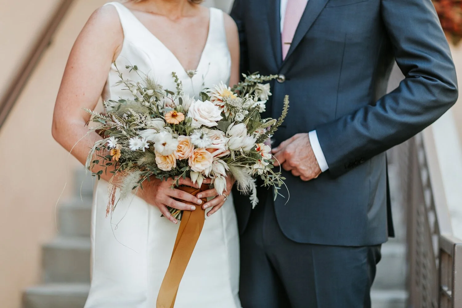 Alicia+lucia+photography+-+albuquerque+wedding+photographer+-+santa+fe+wedding+photography+-+new+mexico+wedding+photographer+-+new+mexico+wedding+-+fall+wedding+-+fall+wedding+florals+-+wedding+florals_0033.jpg