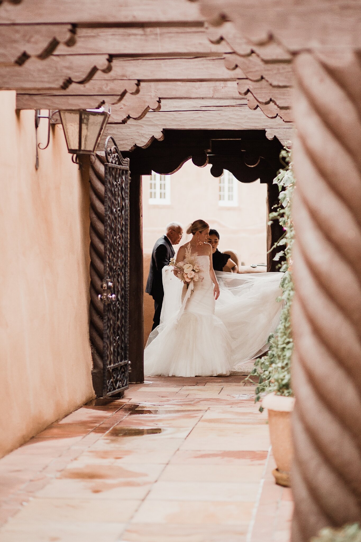 Alicia+lucia+photography+-+albuquerque+wedding+photographer+-+santa+fe+wedding+photography+-+new+mexico+wedding+photographer+-+new+mexico+wedding+-+la+fonda+wedding+-+la+fonda+on+the+plaza+-+santa+fe+wedding+-+brooklyn+bride_0044.jpg