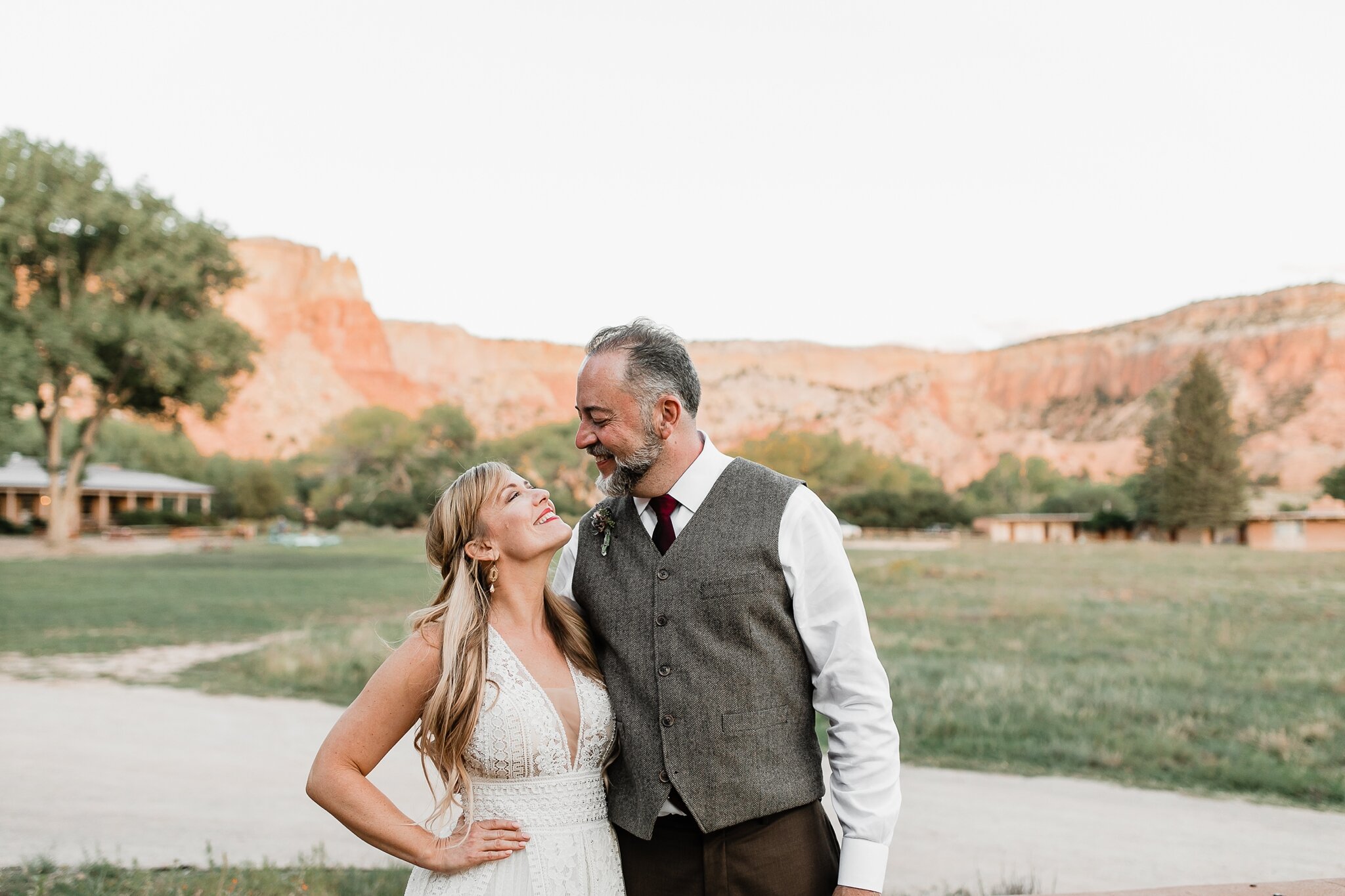 Alicia+lucia+photography+-+albuquerque+wedding+photographer+-+santa+fe+wedding+photography+-+new+mexico+wedding+photographer+-+new+mexico+wedding+-+wedding+-+santa+fe+wedding+-+ghost+ranch+-+ghost+ranch+wedding+-+fall+wedding_0078.jpg