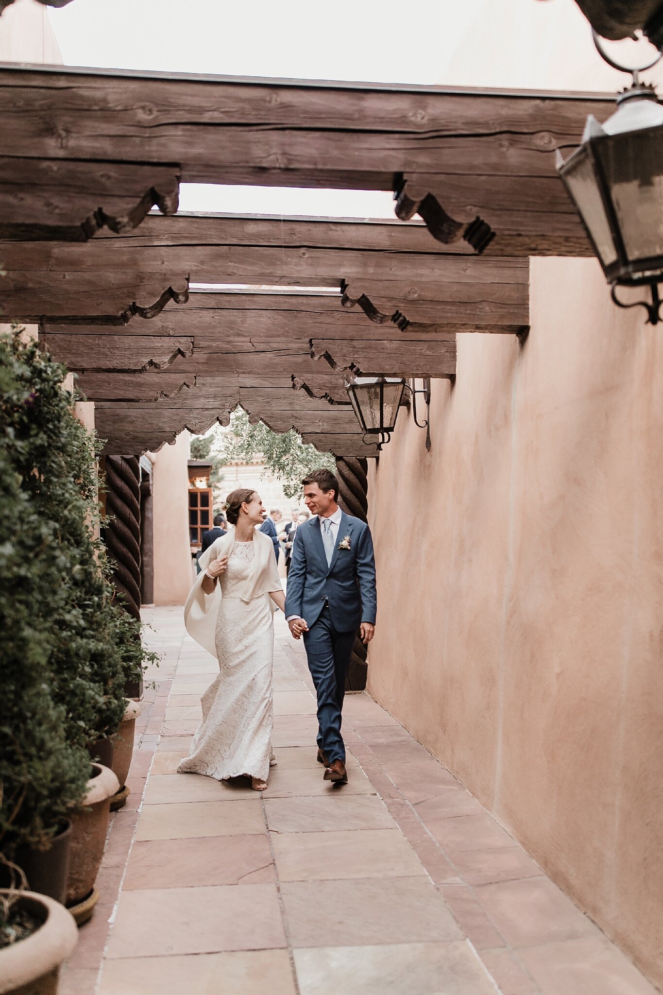 Alicia+lucia+photography+-+albuquerque+wedding+photographer+-+santa+fe+wedding+photography+-+new+mexico+wedding+photographer+-+new+mexico+wedding+-+wedding+gowns+-+trumpet+wedding+gown+-+bridal+gowns_0013.jpg