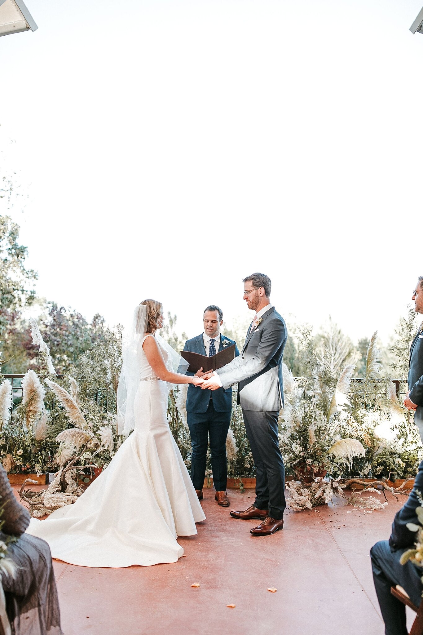 Alicia+lucia+photography+-+albuquerque+wedding+photographer+-+santa+fe+wedding+photography+-+new+mexico+wedding+photographer+-+new+mexico+wedding+-+wedding+gowns+-+trumpet+wedding+gown+-+bridal+gowns_0018.jpg