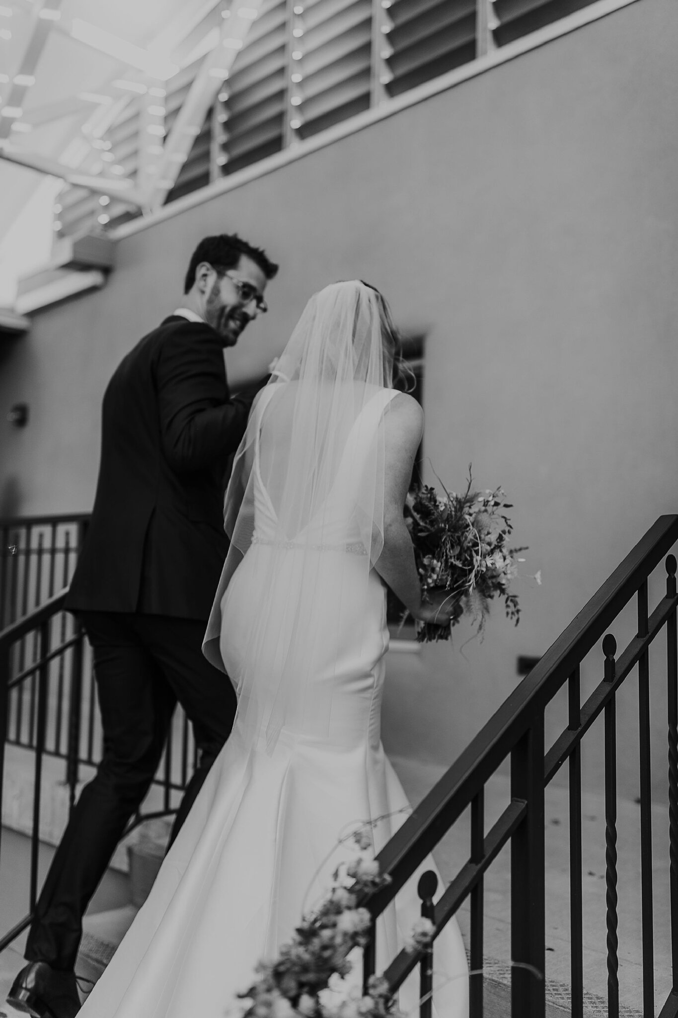 Alicia+lucia+photography+-+albuquerque+wedding+photographer+-+santa+fe+wedding+photography+-+new+mexico+wedding+photographer+-+new+mexico+wedding+-+wedding+gowns+-+trumpet+wedding+gown+-+bridal+gowns_0020.jpg
