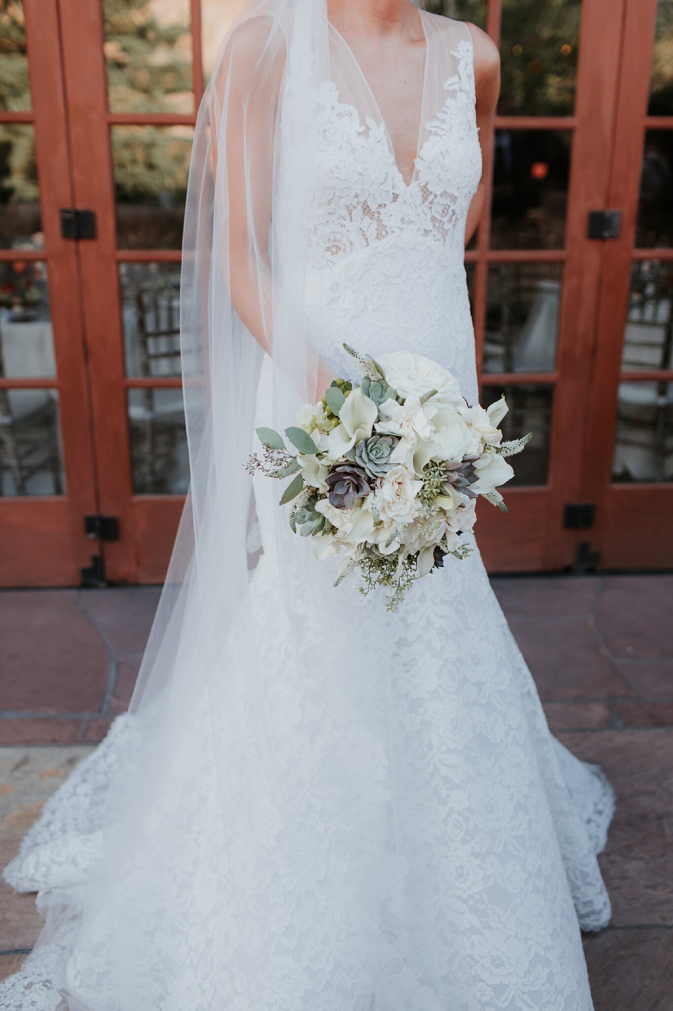 Alicia+lucia+photography+-+albuquerque+wedding+photographer+-+santa+fe+wedding+photography+-+new+mexico+wedding+photographer+-+new+mexico+wedding+-+wedding+gowns+-+trumpet+wedding+gown+-+bridal+gowns_0034.jpg