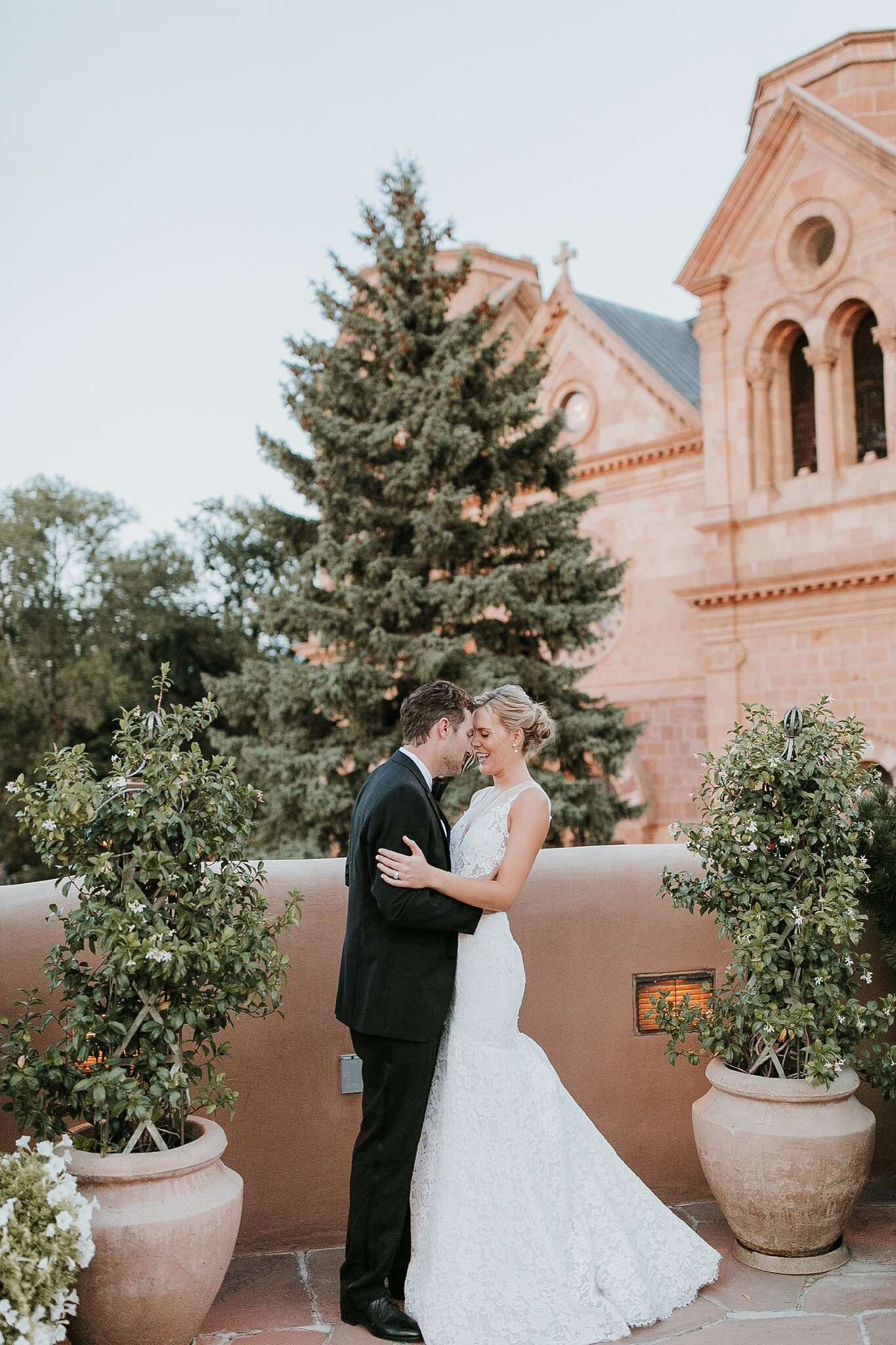 Alicia+lucia+photography+-+albuquerque+wedding+photographer+-+santa+fe+wedding+photography+-+new+mexico+wedding+photographer+-+new+mexico+wedding+-+wedding+gowns+-+trumpet+wedding+gown+-+bridal+gowns_0036.jpg