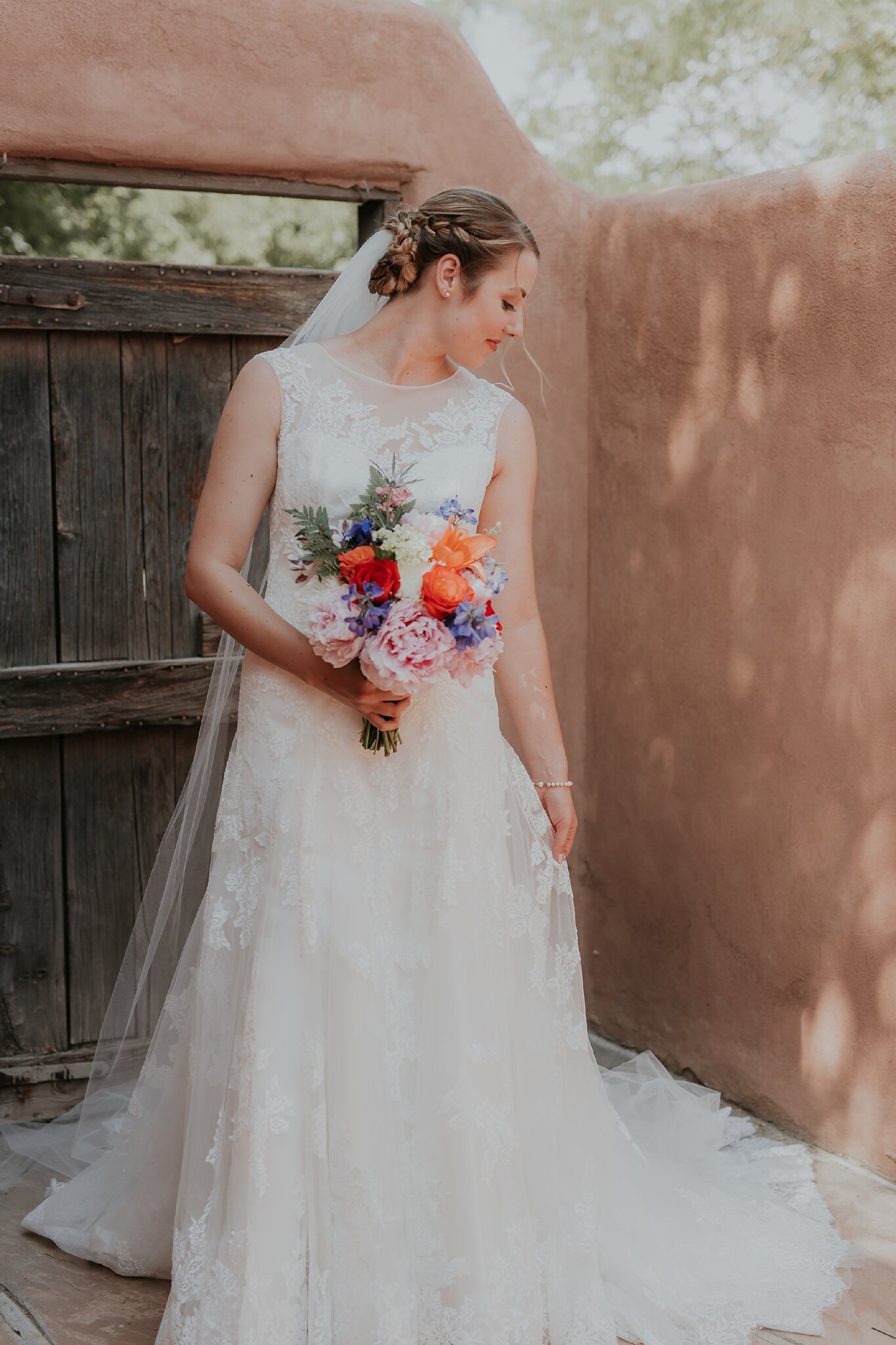 Alicia+lucia+photography+-+albuquerque+wedding+photographer+-+santa+fe+wedding+photography+-+new+mexico+wedding+photographer+-+new+mexico+wedding+-+wedding+gowns+-+trumpet+wedding+gown+-+bridal+gowns_0058.jpg