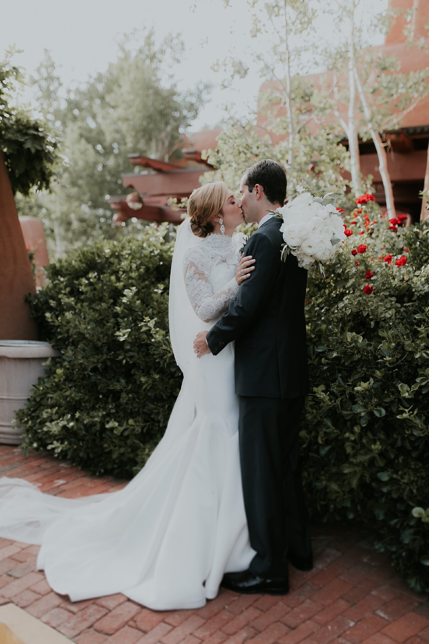 Alicia+lucia+photography+-+albuquerque+wedding+photographer+-+santa+fe+wedding+photography+-+new+mexico+wedding+photographer+-+new+mexico+wedding+-+wedding+gowns+-+trumpet+wedding+gown+-+bridal+gowns_0071.jpg