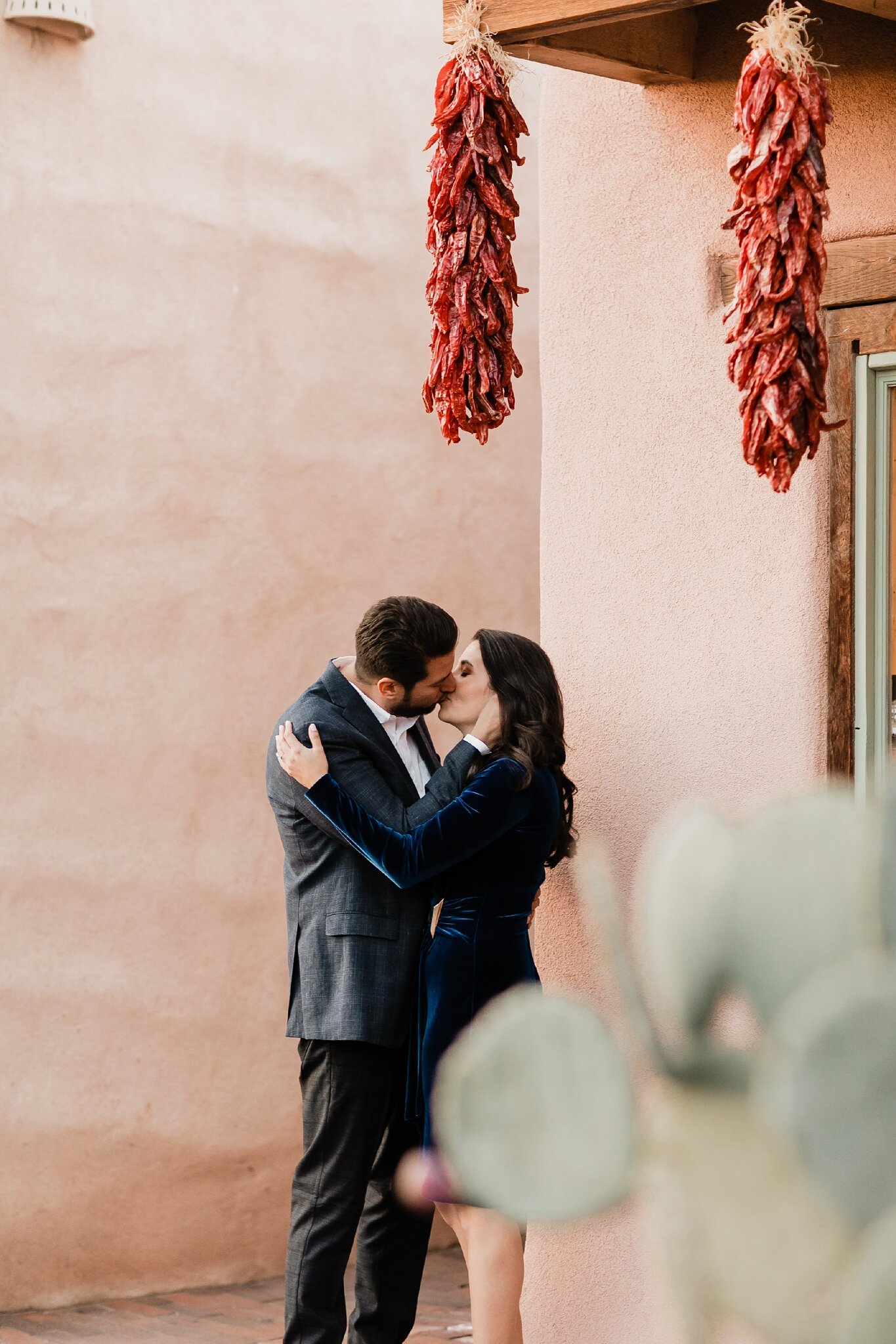 Alicia+lucia+photography+-+albuquerque+wedding+photographer+-+santa+fe+wedding+photography+-+new+mexico+wedding+photographer+-+new+mexico+wedding+-+albuquerque+engagement+-+old+town+engagement+-+christmas+engagement+-+holiday+engagement_0022.jpg