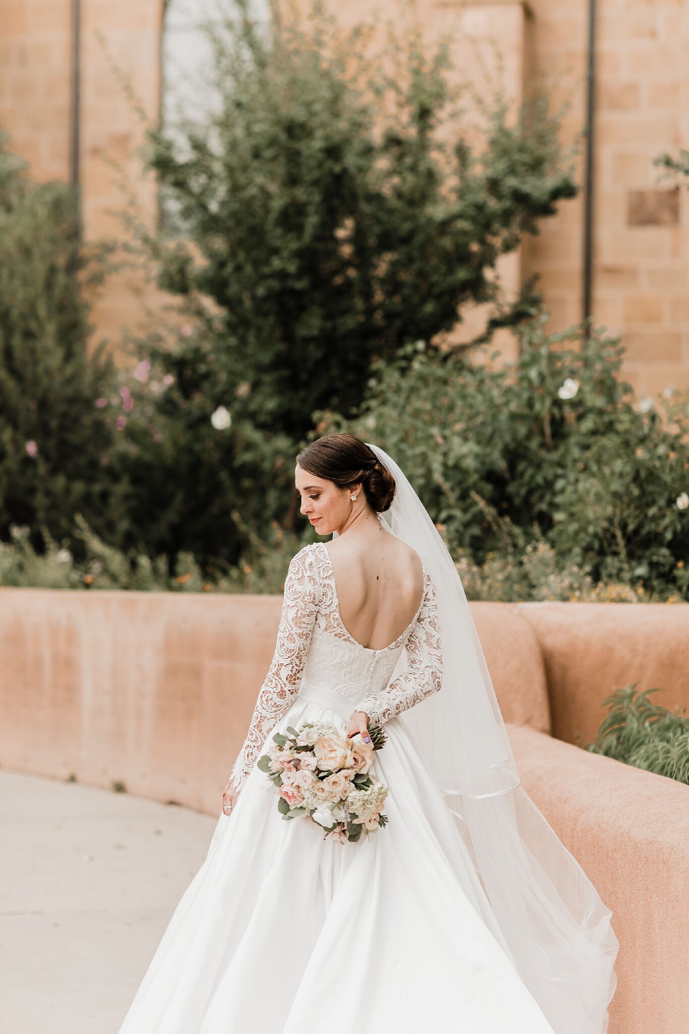 Alicia+lucia+photography+-+albuquerque+wedding+photographer+-+santa+fe+wedding+photography+-+new+mexico+wedding+photographer+-+new+mexico+wedding+-+bride+-+bridal+makeup+-+bridal+hair+-+bridal+inspo_0007.jpg