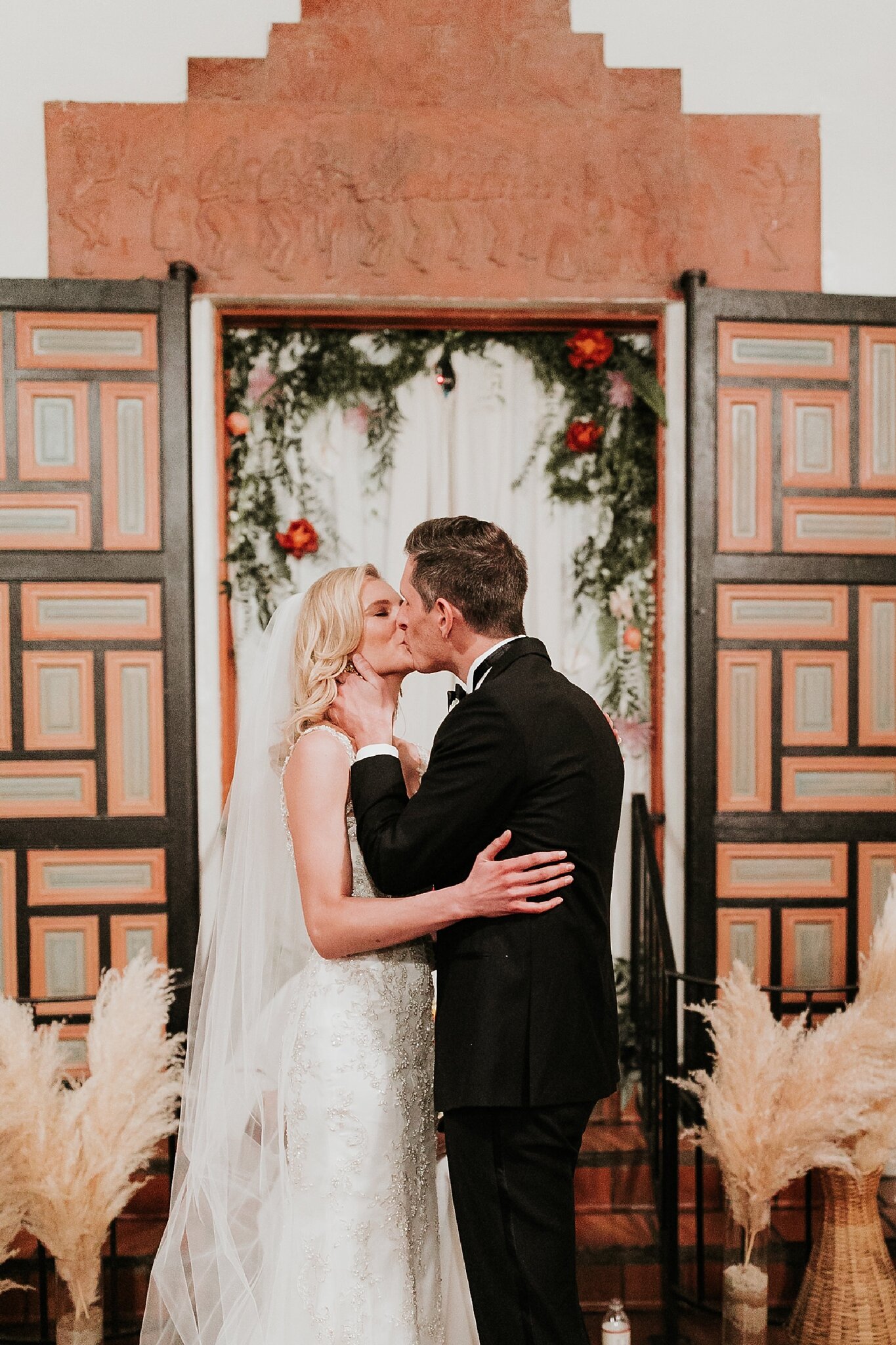 Alicia+lucia+photography+-+albuquerque+wedding+photographer+-+santa+fe+wedding+photography+-+new+mexico+wedding+photographer+-+new+mexico+wedding+-+southwest+wedding+-+destination+wedding+-+wedding+florals+-+pampas+grass+-+desert+wedding_0083.jpg