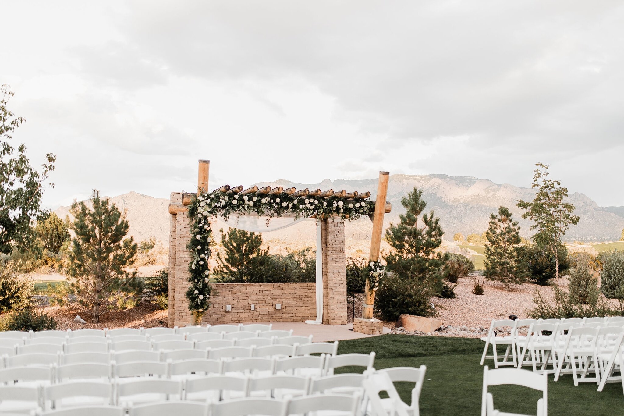 Alicia+lucia+photography+-+albuquerque+wedding+photographer+-+santa+fe+wedding+photography+-+new+mexico+wedding+photographer+-+new+mexico+wedding+-+wedding+florals+-+spring+florals+-+spring+wedding+florals_0055.jpg