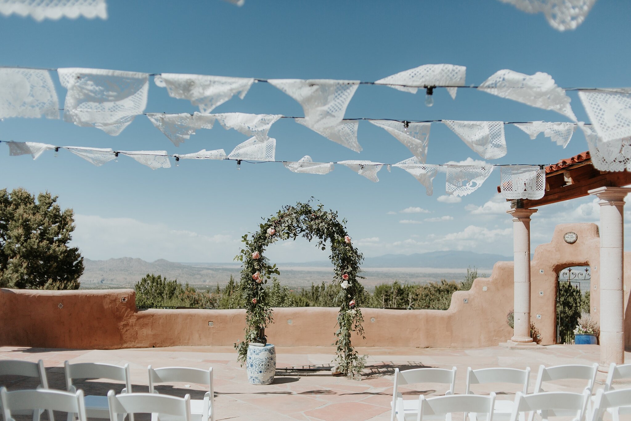 Alicia+lucia+photography+-+albuquerque+wedding+photographer+-+santa+fe+wedding+photography+-+new+mexico+wedding+photographer+-+new+mexico+wedding+-+wedding+florals+-+spring+florals+-+spring+wedding+florals_0105.jpg