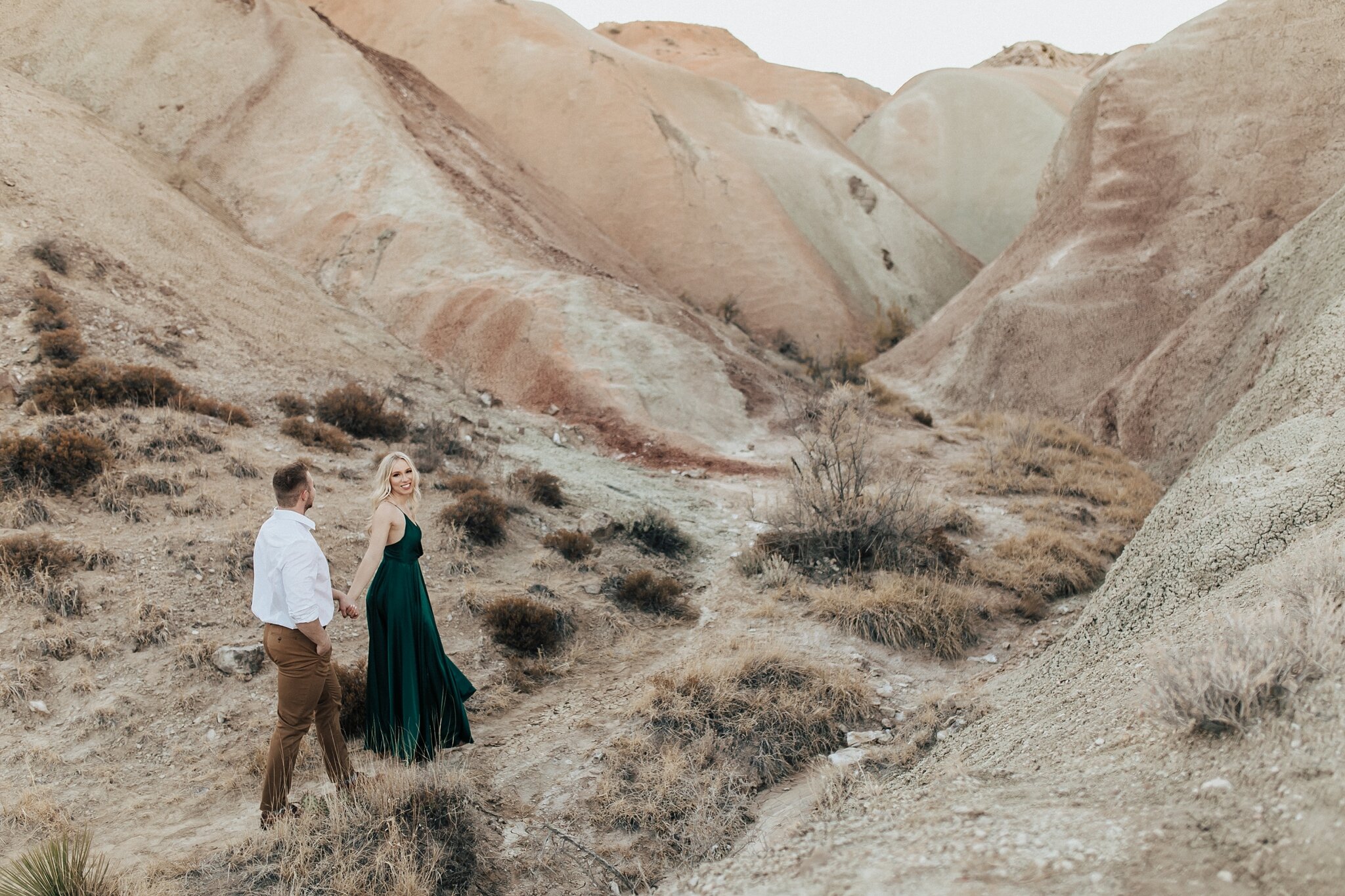 Alicia+lucia+photography+-+albuquerque+wedding+photographer+-+santa+fe+wedding+photography+-+new+mexico+wedding+photographer+-+new+mexico+wedding+-+engagement+-+new+mexico+engagement+-+desert+engagement+-+white+mesa+engagement_0016.jpg