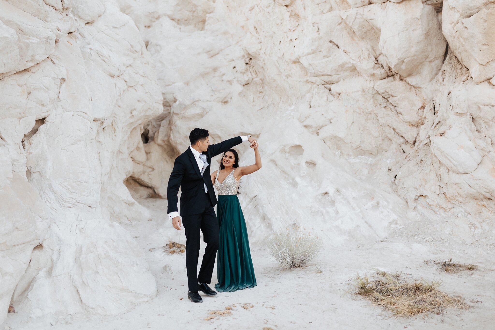 Alicia+lucia+photography+-+albuquerque+wedding+photographer+-+santa+fe+wedding+photography+-+new+mexico+wedding+photographer+-+new+mexico+wedding+-+engagement+-+desert+engagement+-+southwest+engagement+-+oregon+wedding_0050.jpg