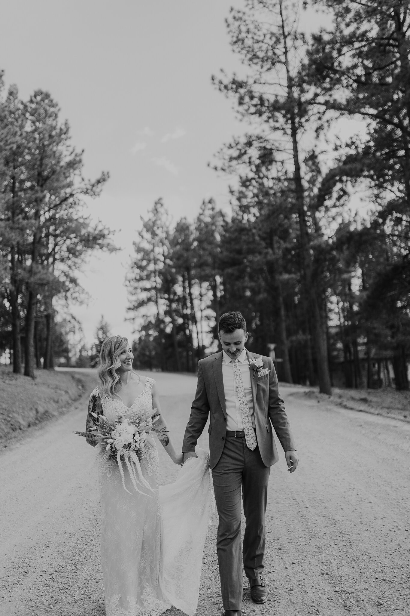 Alicia+lucia+photography+-+albuquerque+wedding+photographer+-+santa+fe+wedding+photography+-+new+mexico+wedding+photographer+-+new+mexico+wedding+-+mountain+wedding+-+angel+fire+wedding+-+taos+wedding+-+ski+wedding+-+ski+cabin+wedding_0058.jpg