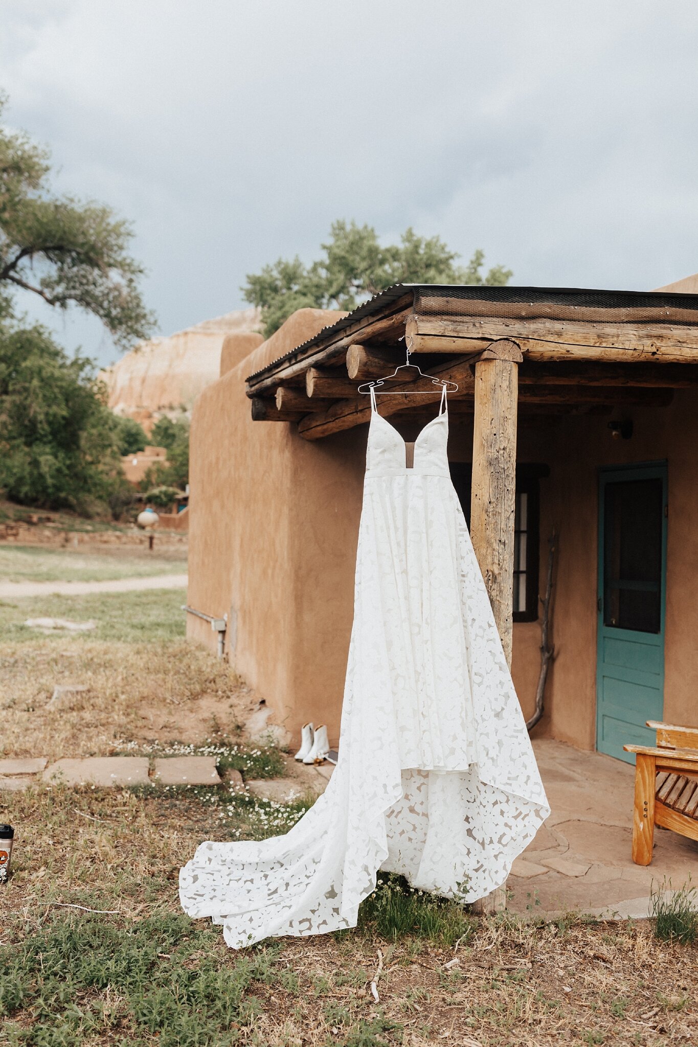 Alicia+lucia+photography+-+albuquerque+wedding+photographer+-+santa+fe+wedding+photography+-+new+mexico+wedding+photographer+-+new+mexico+wedding+-+ghost+ranch+-+santa+fe+wedding+-+ghost+ranch+wedding_0005.jpg