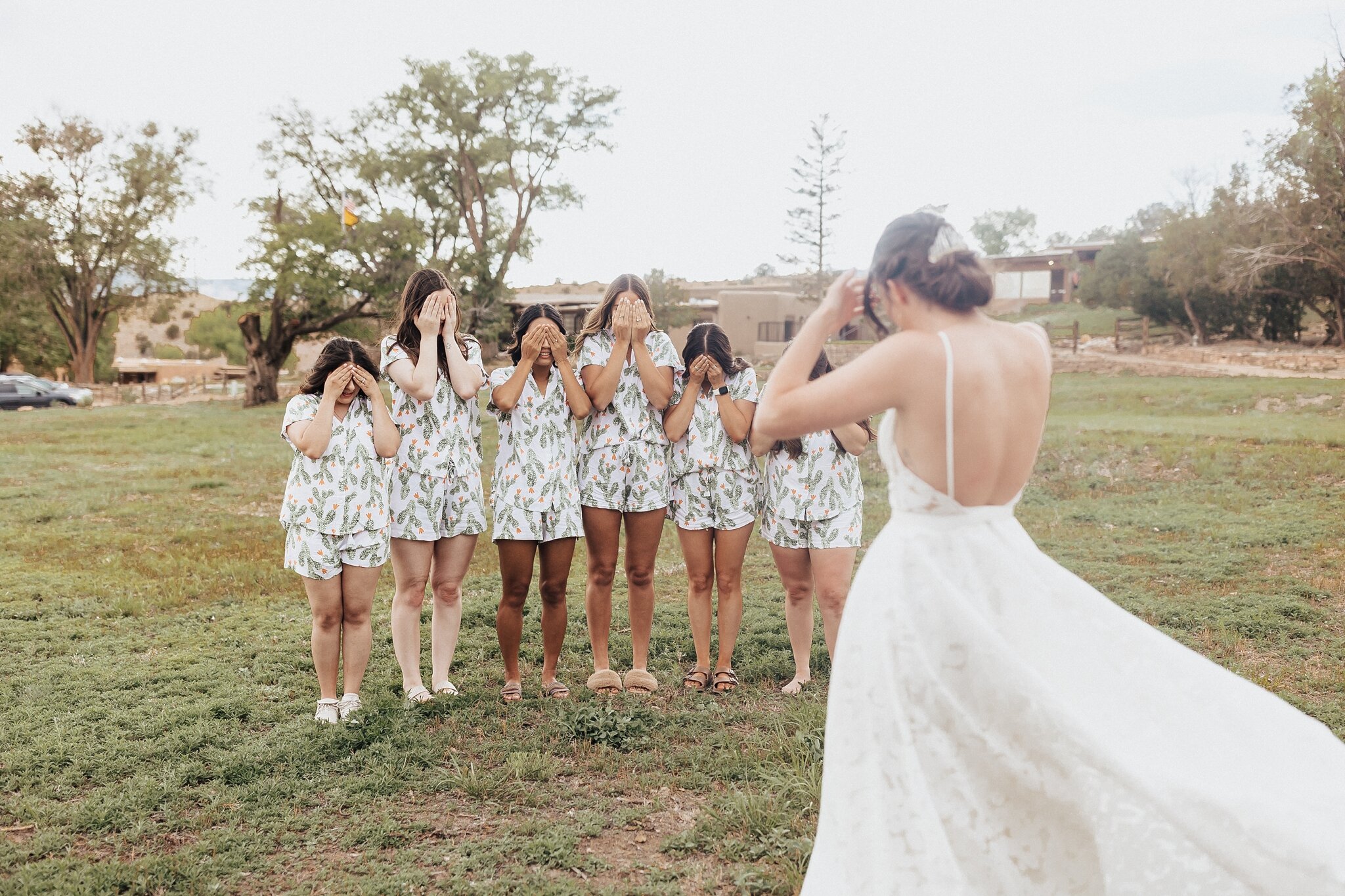 Alicia+lucia+photography+-+albuquerque+wedding+photographer+-+santa+fe+wedding+photography+-+new+mexico+wedding+photographer+-+new+mexico+wedding+-+ghost+ranch+-+santa+fe+wedding+-+ghost+ranch+wedding_0011.jpg