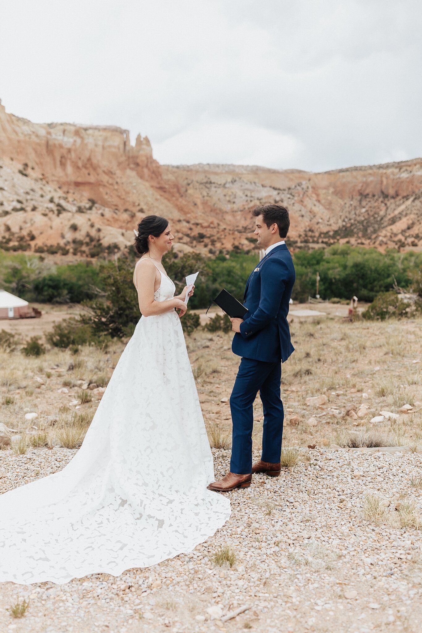 Alicia+lucia+photography+-+albuquerque+wedding+photographer+-+santa+fe+wedding+photography+-+new+mexico+wedding+photographer+-+new+mexico+wedding+-+ghost+ranch+-+santa+fe+wedding+-+ghost+ranch+wedding_0028.jpg