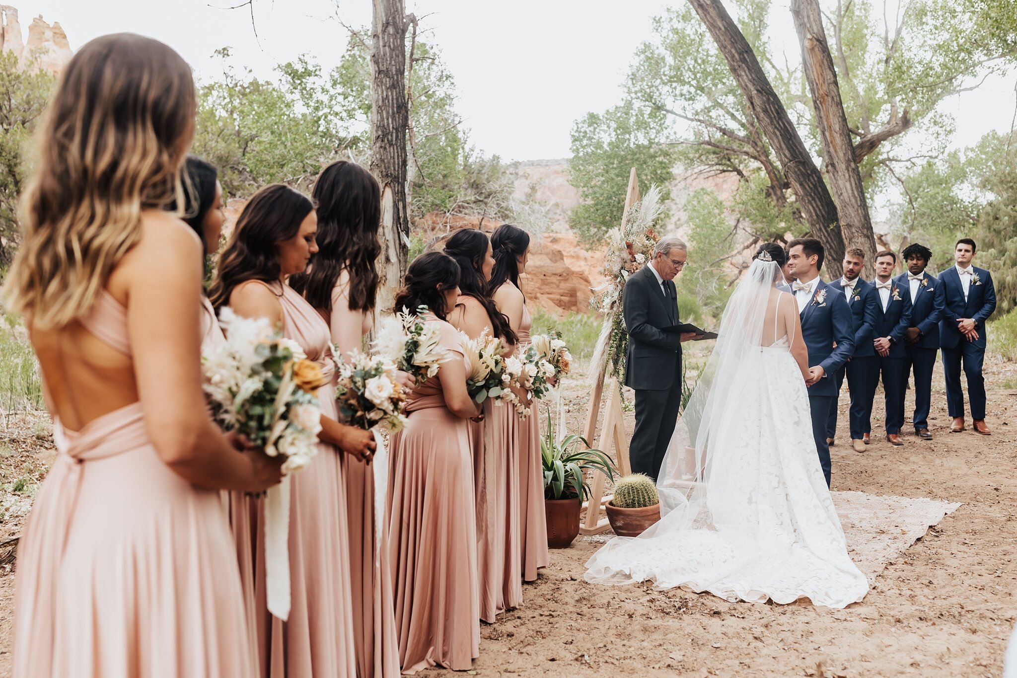 Alicia+lucia+photography+-+albuquerque+wedding+photographer+-+santa+fe+wedding+photography+-+new+mexico+wedding+photographer+-+new+mexico+wedding+-+ghost+ranch+-+santa+fe+wedding+-+ghost+ranch+wedding_0043.jpg