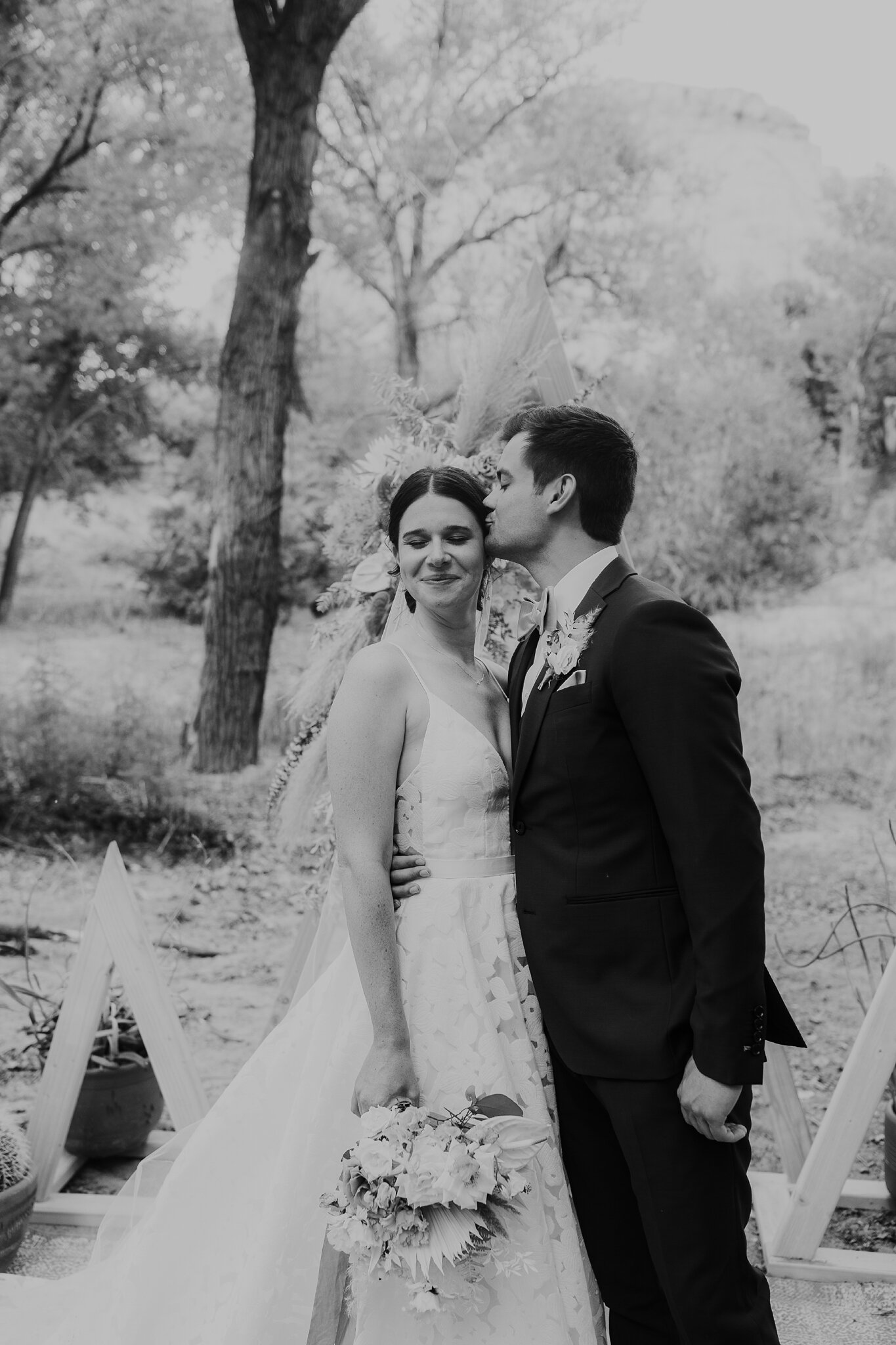 Alicia+lucia+photography+-+albuquerque+wedding+photographer+-+santa+fe+wedding+photography+-+new+mexico+wedding+photographer+-+new+mexico+wedding+-+ghost+ranch+-+santa+fe+wedding+-+ghost+ranch+wedding_0056.jpg