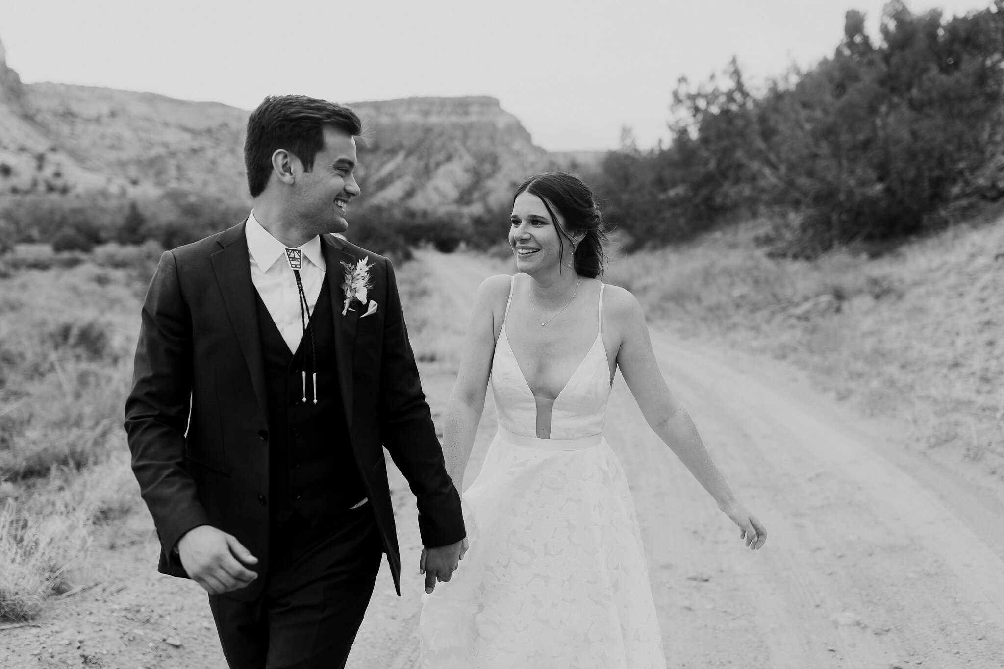 Alicia+lucia+photography+-+albuquerque+wedding+photographer+-+santa+fe+wedding+photography+-+new+mexico+wedding+photographer+-+new+mexico+wedding+-+ghost+ranch+-+santa+fe+wedding+-+ghost+ranch+wedding_0099.jpg