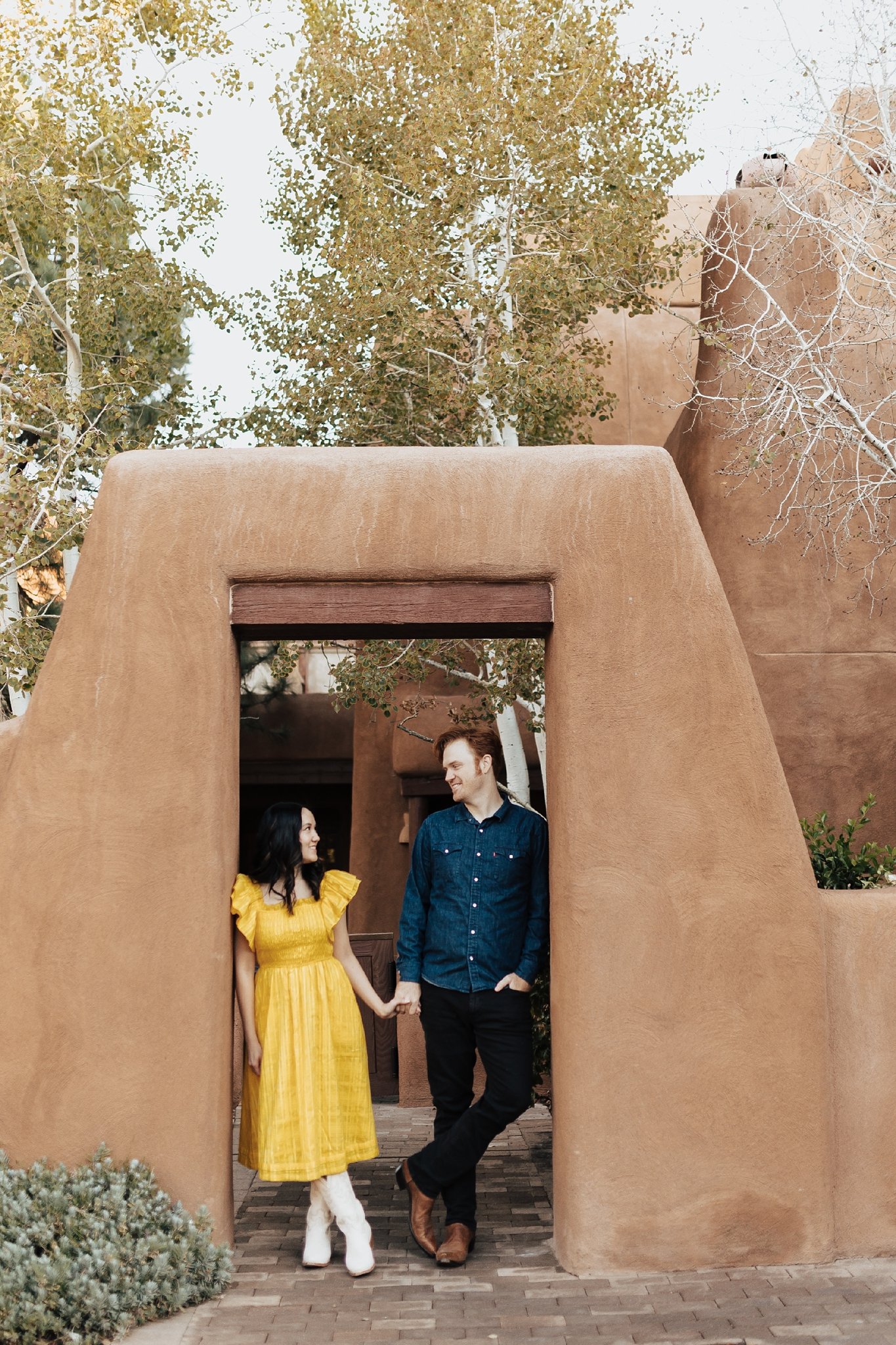 Alicia+lucia+photography+-+albuquerque+wedding+photographer+-+santa+fe+wedding+photography+-+new+mexico+wedding+photographer+-+new+mexico+wedding+-+santa+fe+engagement+-+southwest+engagement+-+santa+fe+plaza_0011.jpg