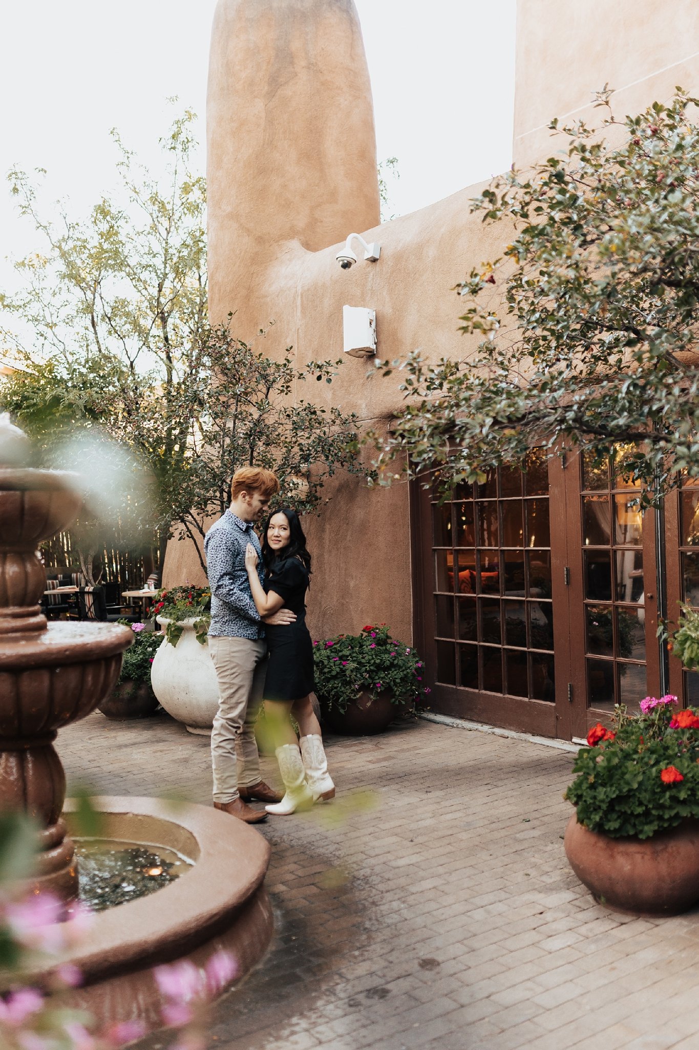 Alicia+lucia+photography+-+albuquerque+wedding+photographer+-+santa+fe+wedding+photography+-+new+mexico+wedding+photographer+-+new+mexico+wedding+-+santa+fe+engagement+-+southwest+engagement+-+santa+fe+plaza_0015.jpg