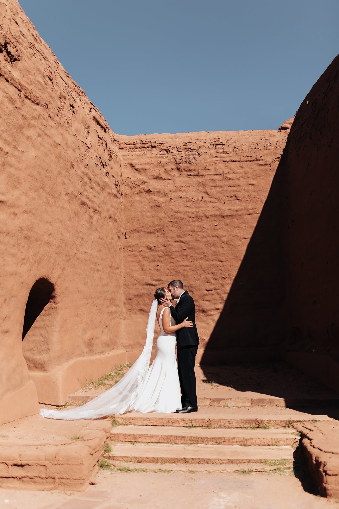 Alicia+lucia+photography+-+albuquerque+wedding+photographer+-+santa+fe+wedding+photography+-+new+mexico+wedding+photographer+-+new+mexico+wedding+-+santa+fe+wedding+-+pecos+wedding+-+pecos+historic+site+-+national+park+wedding_0021.jpg