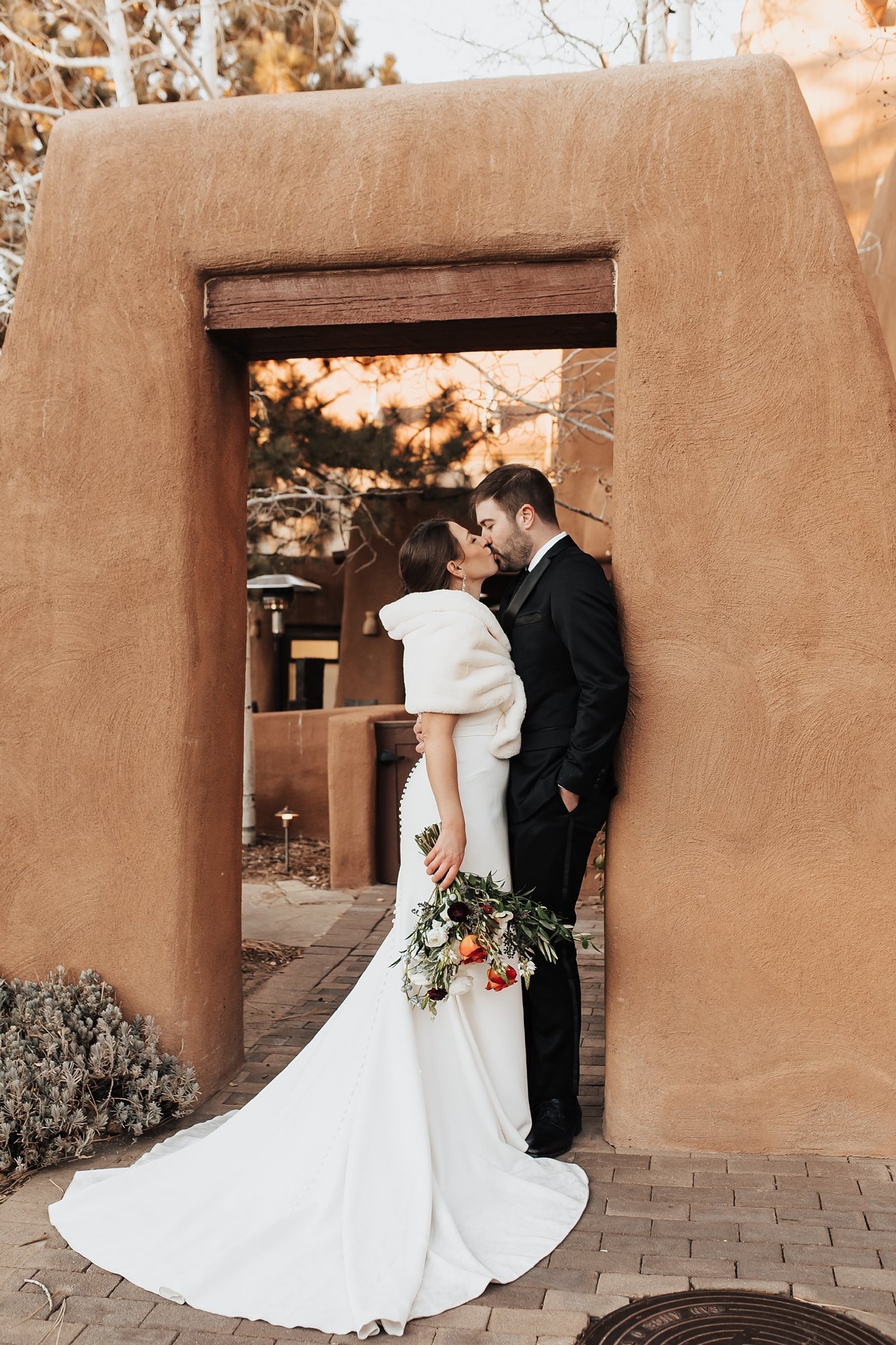 Alicia+lucia+photography+-+albuquerque+wedding+photographer+-+santa+fe+wedding+photography+-+new+mexico+wedding+photographer+-+new+mexico+wedding+-+santa+fe+wedding+-+loretto+wedding+-+santa+fe+plaza+wedding_0047.jpg