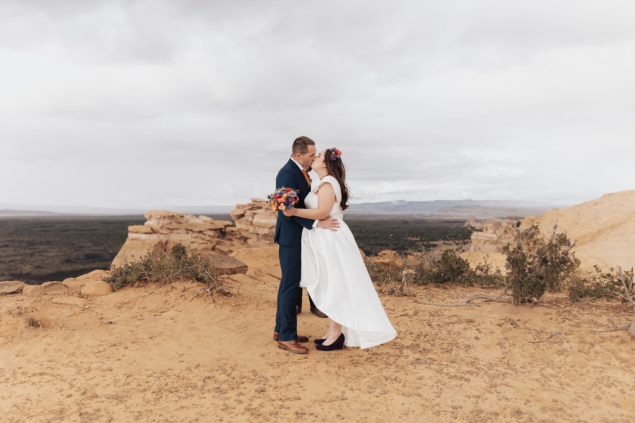 Alicia+lucia+photography+-+albuquerque+wedding+photographer+-+santa+fe+wedding+photography+-+new+mexico+wedding+photographer+-+new+mexico+wedding+-+national+park+wedding+-+national+park+elopement+-+el+malpis+wedding_0010.jpg