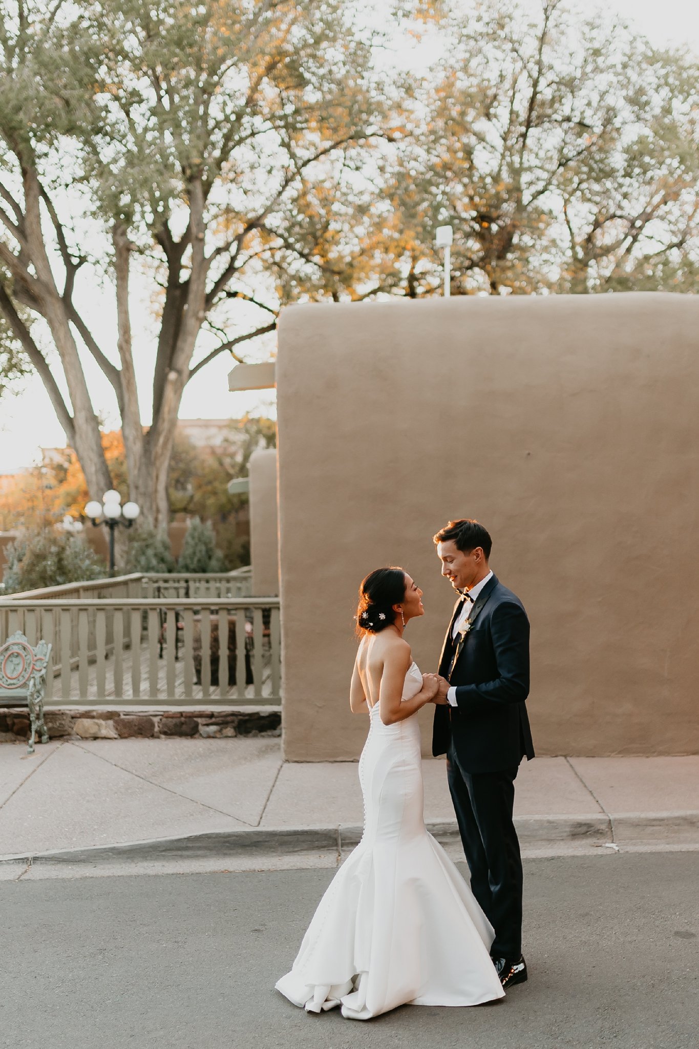 Alicia+lucia+photography+-+albuquerque+wedding+photographer+-+santa+fe+wedding+photography+-+new+mexico+wedding+photographer+-+new+mexico+wedding+-+la+posada+wedding+-+santa+fe+plaza+wedding+-+southwest+wedding_0115.jpg