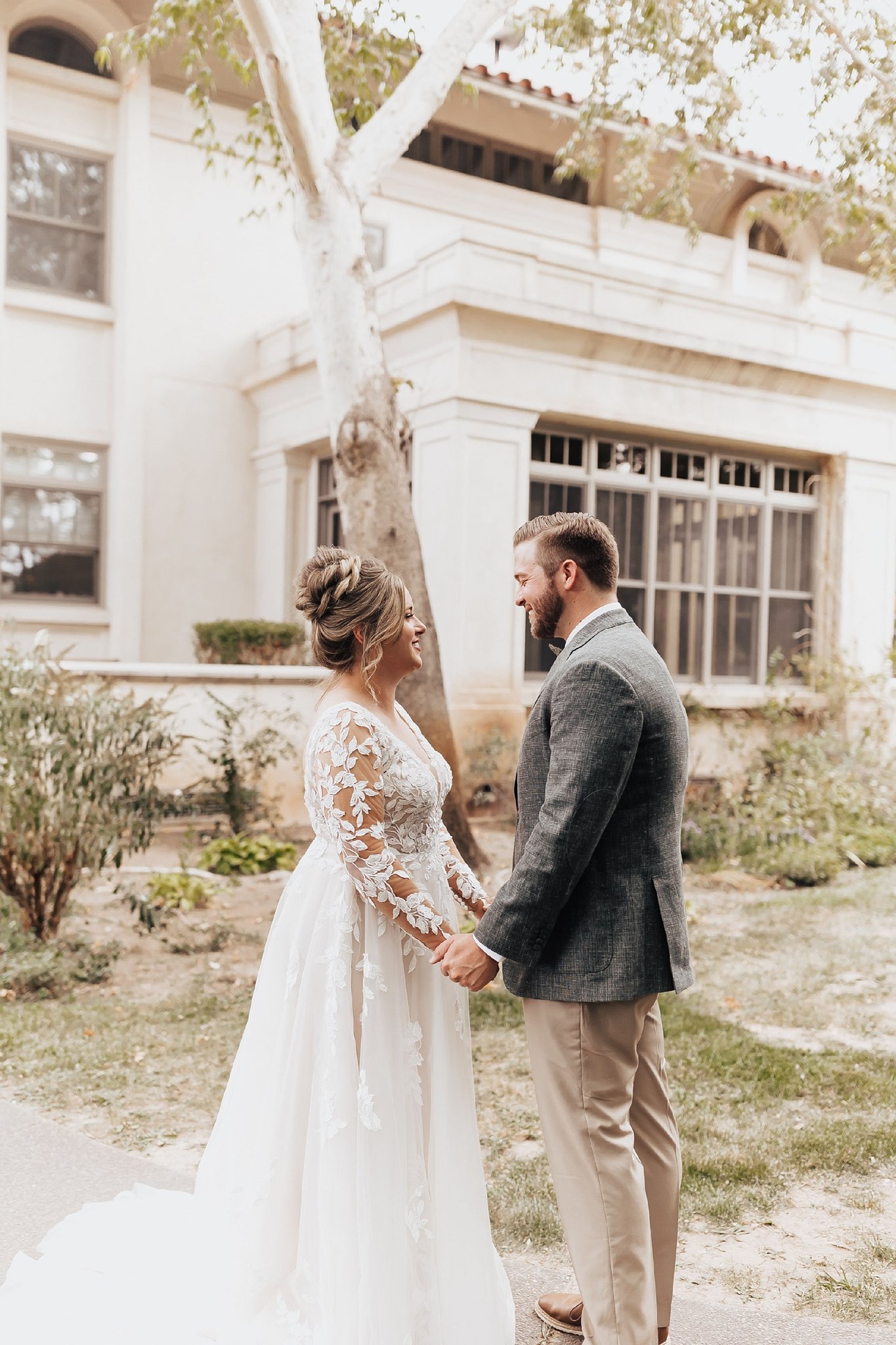 Alicia+lucia+photography+-+albuquerque+wedding+photographer+-+santa+fe+wedding+photography+-+new+mexico+wedding+photographer+-+new+mexico+wedding+-+spring+wedding+-+southwest+wedding+-+spring+elopement_0009.jpg