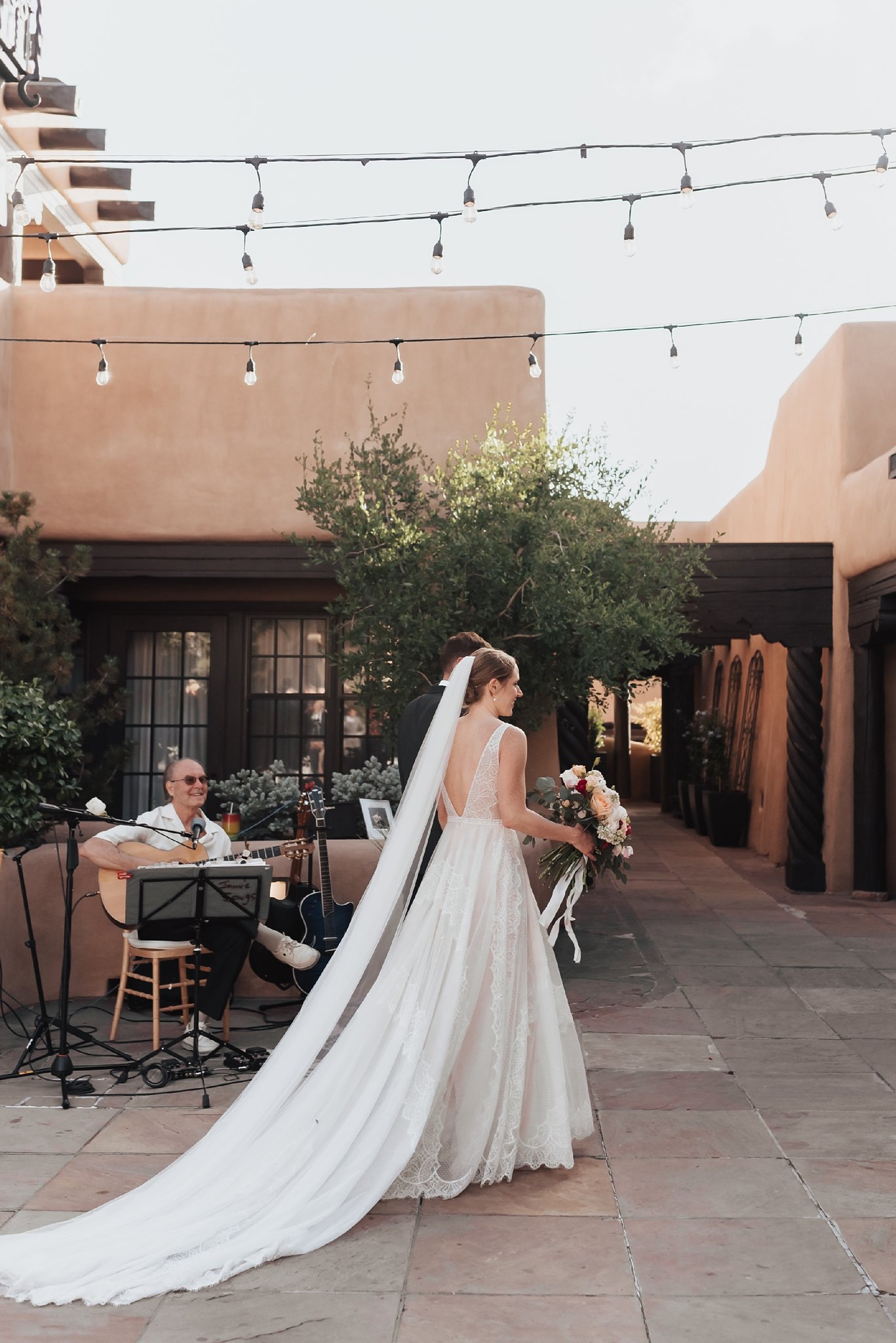 Alicia+lucia+photography+-+albuquerque+wedding+photographer+-+santa+fe+wedding+photography+-+new+mexico+wedding+photographer+-+new+mexico+wedding+-+santa+fe+wedding+-+la+fonda+wedding+-+santa+fe+plaza+wedding_0035.jpg