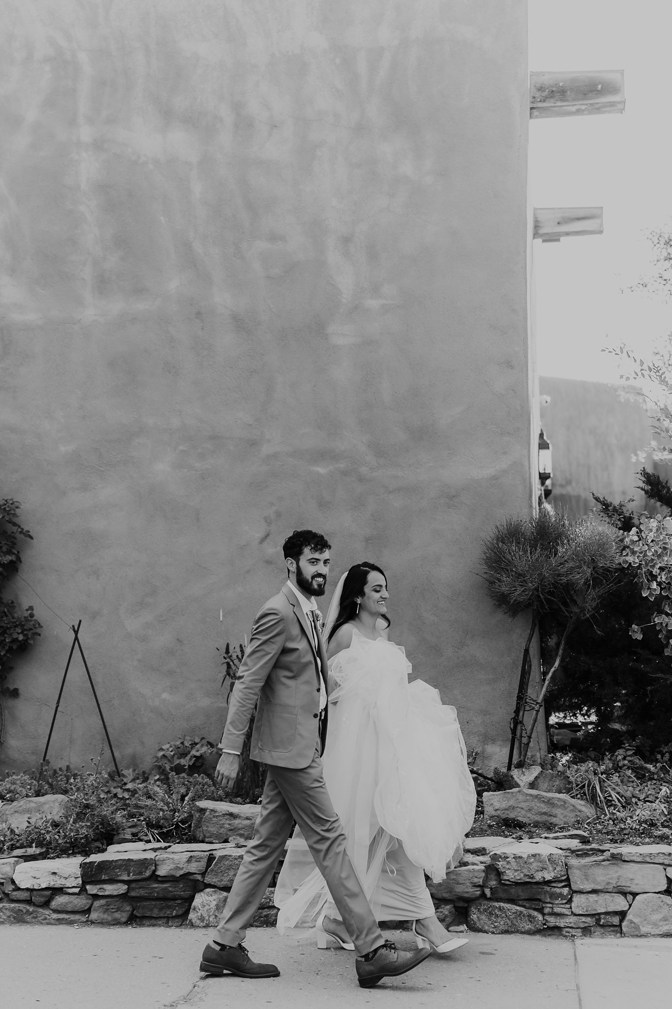 Alicia+lucia+photography+-+albuquerque+wedding+photographer+-+santa+fe+wedding+photography+-+new+mexico+wedding+photographer+-+new+mexico+wedding+-+la+fonda+wedding+-+santa+plaza+wedding+-+southwwest+wedding_0079.jpg