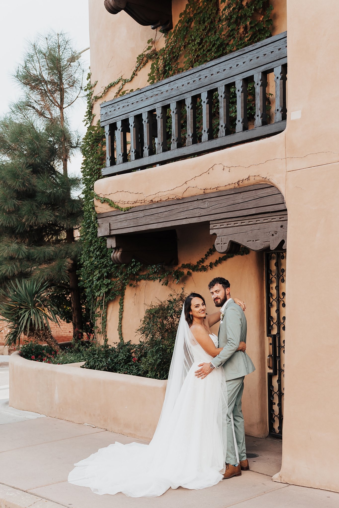 Alicia+lucia+photography+-+albuquerque+wedding+photographer+-+santa+fe+wedding+photography+-+new+mexico+wedding+photographer+-+new+mexico+wedding+-+la+fonda+wedding+-+santa+plaza+wedding+-+southwwest+wedding_0085.jpg