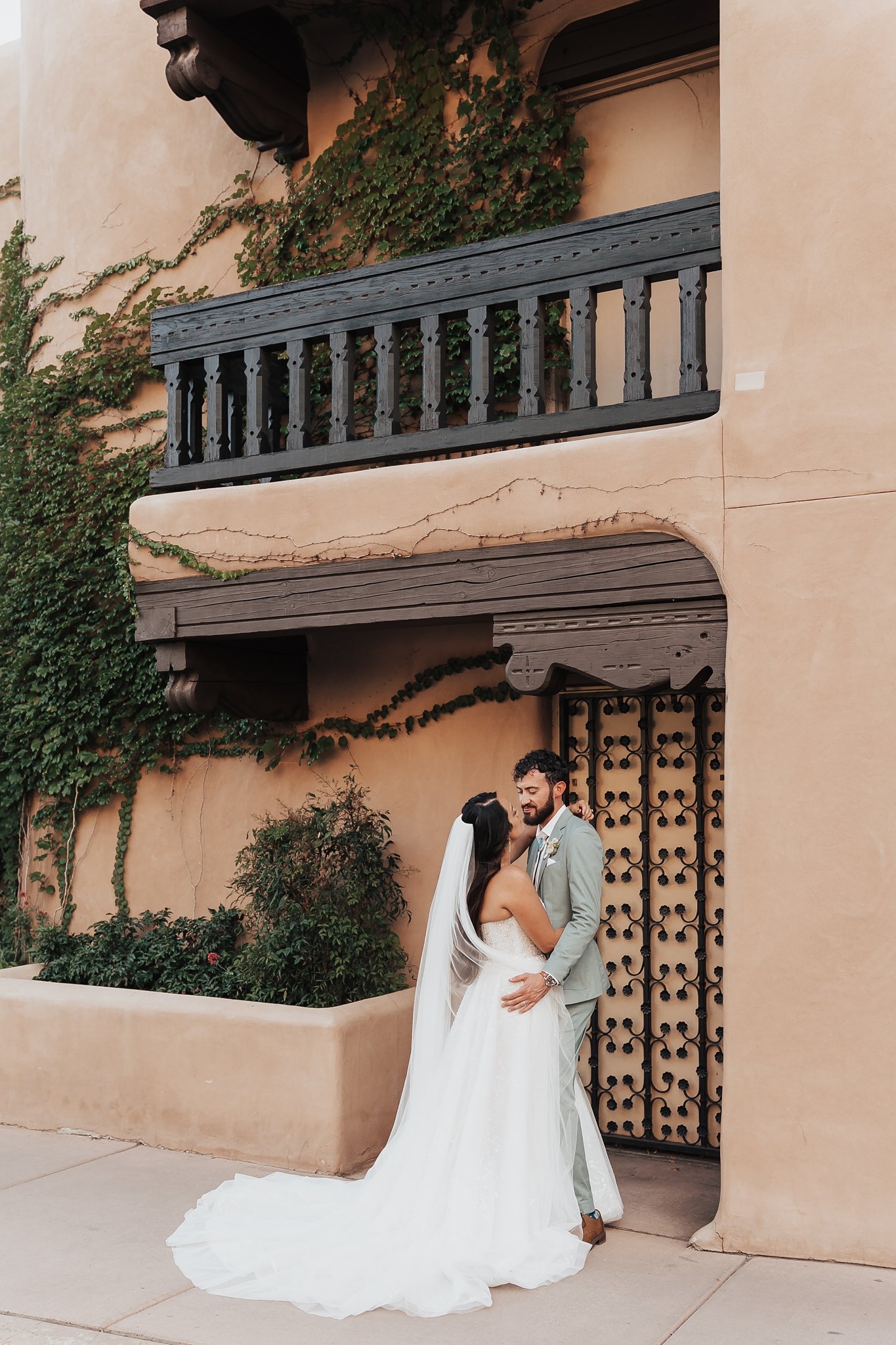 Alicia+lucia+photography+-+albuquerque+wedding+photographer+-+santa+fe+wedding+photography+-+new+mexico+wedding+photographer+-+new+mexico+wedding+-+la+fonda+wedding+-+santa+plaza+wedding+-+southwwest+wedding_0088.jpg