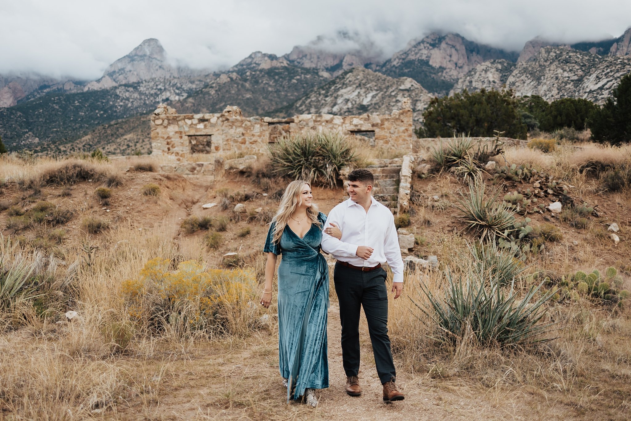 Alicia+lucia+photography+-+albuquerque+wedding+photographer+-+santa+fe+wedding+photography+-+new+mexico+wedding+photographer+-+new+mexico+wedding+-+engagement+-+new+mexico+engagement+-+desert+engagement_0001.jpg