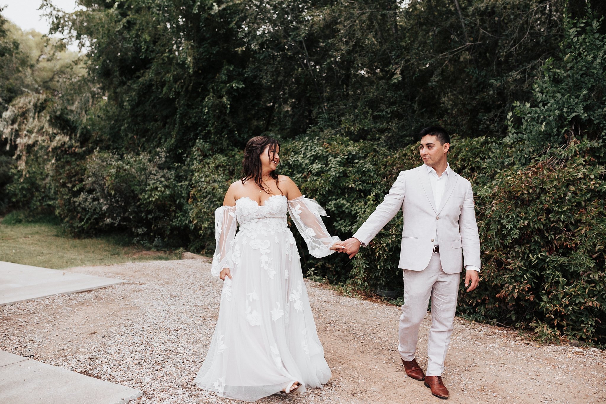 Alicia+lucia+photography+-+albuquerque+wedding+photographer+-+santa+fe+wedding+photography+-+new+mexico+wedding+photographer+-+new+mexico+wedding+-+backyard+wedding+-+private+estate+wedding+-+southwest+wedding_0073.jpg