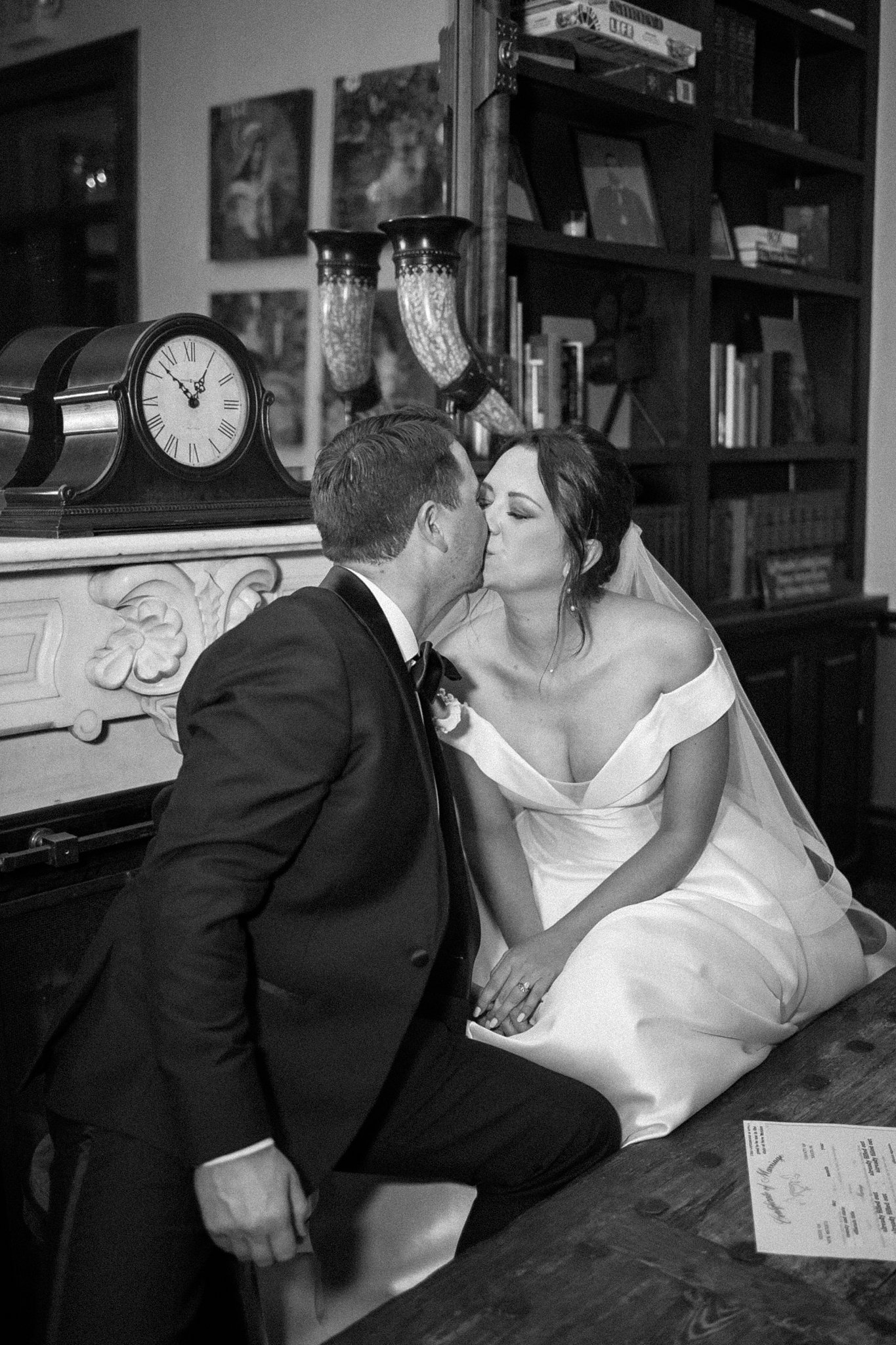 Alicia+lucia+photography+-+albuquerque+wedding+photographer+-+santa+fe+wedding+photography+-+new+mexico+wedding+photographer+-+new+mexico+wedding+-la+posada+wedding+-+santa+fe+plaza+-+modern+wedding_0059.jpg