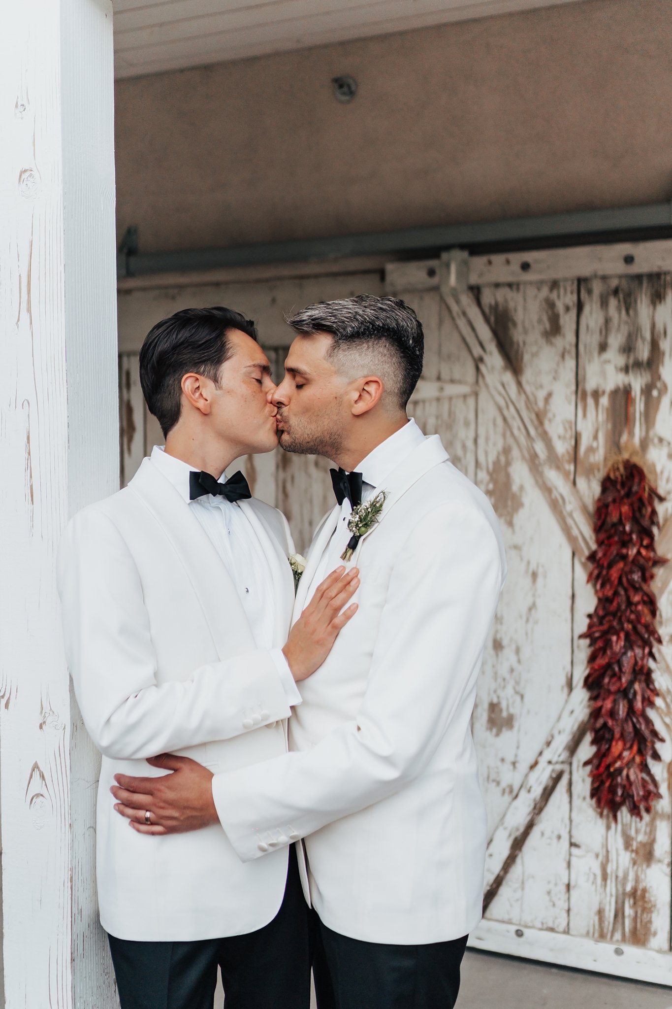 Alicia+lucia+photography+-+albuquerque+wedding+photographer+-+santa+fe+wedding+photography+-+new+mexico+wedding+photographer+-+new+mexico+wedding+-+los+poblanos+wedding+-+lgbtq+wedding+-+southwest+wedding_0104.jpg