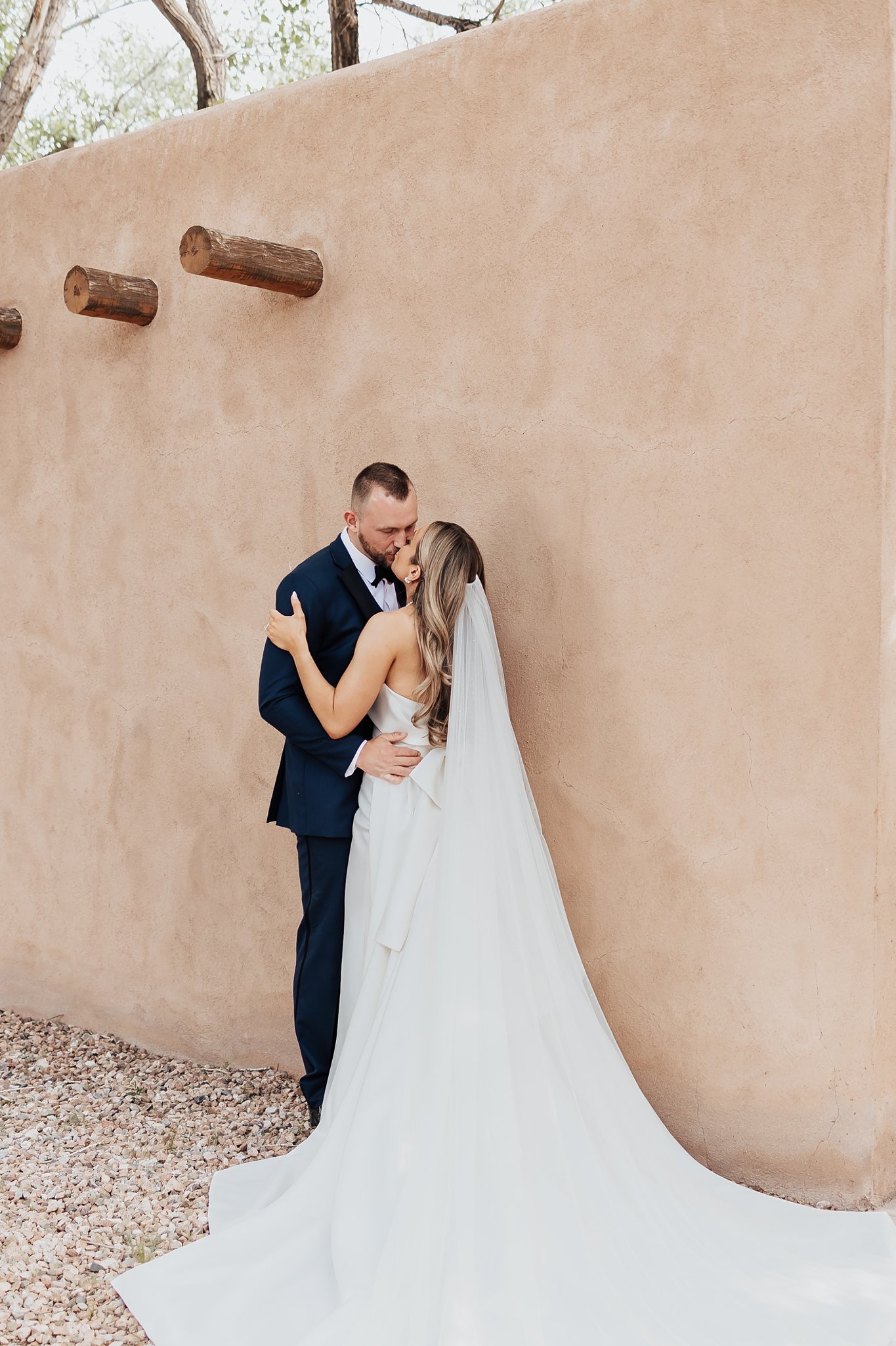 Alicia+lucia+photography+-+albuquerque+wedding+photographer+-+santa+fe+wedding+photography+-+new+mexico+wedding+photographer+-+new+mexico+wedding+-+desert+wedding+-+ranch+wedding+-+santa+fe+wedding_0102.jpg