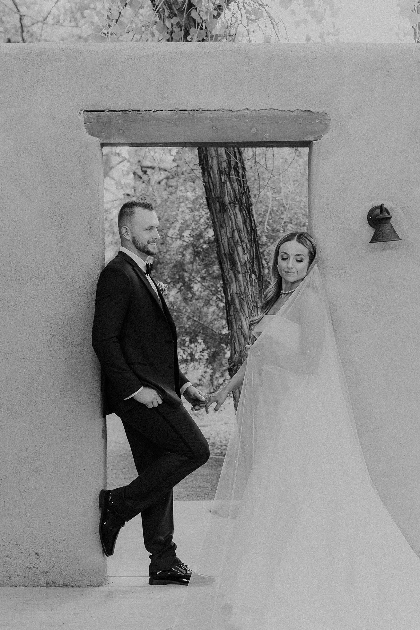 Alicia+lucia+photography+-+albuquerque+wedding+photographer+-+santa+fe+wedding+photography+-+new+mexico+wedding+photographer+-+new+mexico+wedding+-+desert+wedding+-+ranch+wedding+-+santa+fe+wedding_0112.jpg